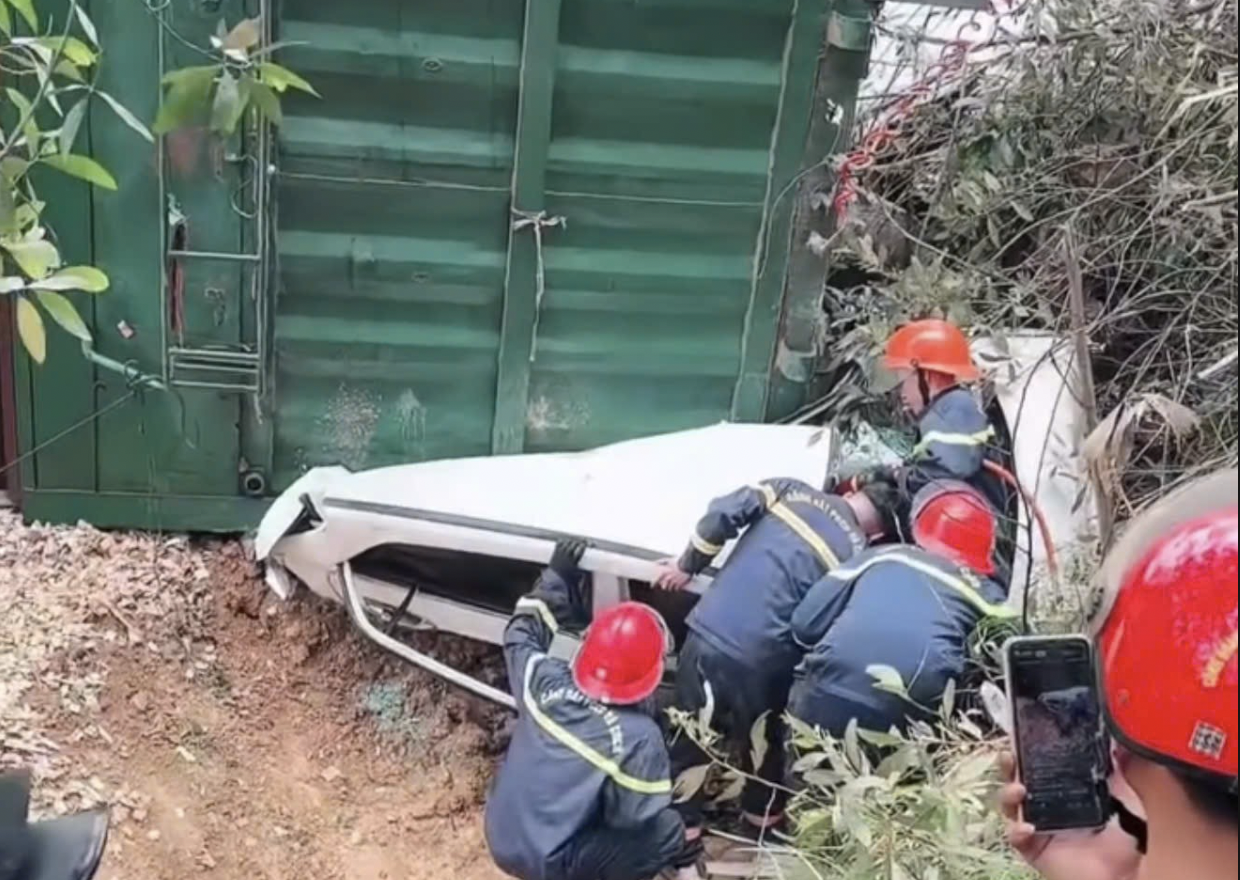 Thanh H&oacute;a: Bổ sung biển b&aacute;o ở đoạn đường xảy ra vụ TNGT khiến 4 người gặp nạn- Ảnh 3.