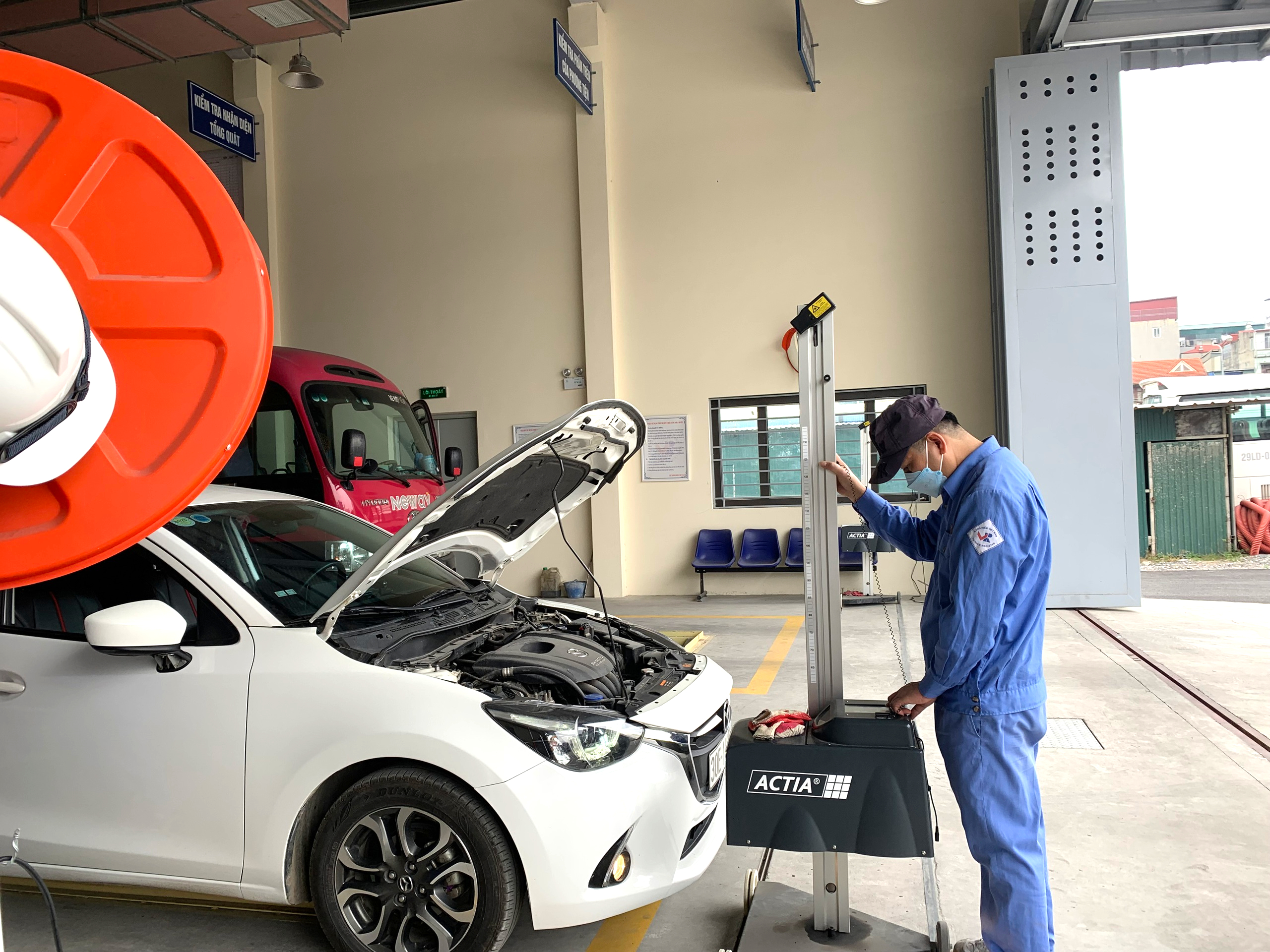 Xe tạm dừng lưu h&agrave;nh, xe bị tạm giữ tr&ecirc;n 30 ng&agrave;y kh&ocirc;ng phải nộp ph&iacute; đường bộ- Ảnh 1.