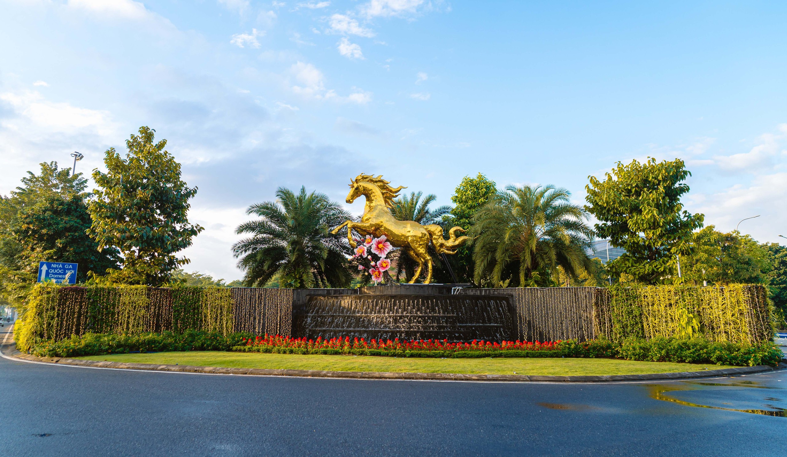 S&acirc;n bay Đ&agrave; Nẵng tr&igrave;nh l&agrave;ng linh vật Ngựa V&agrave;ng xu&acirc;n B&iacute;nh Ngọ 2026- Ảnh 1.