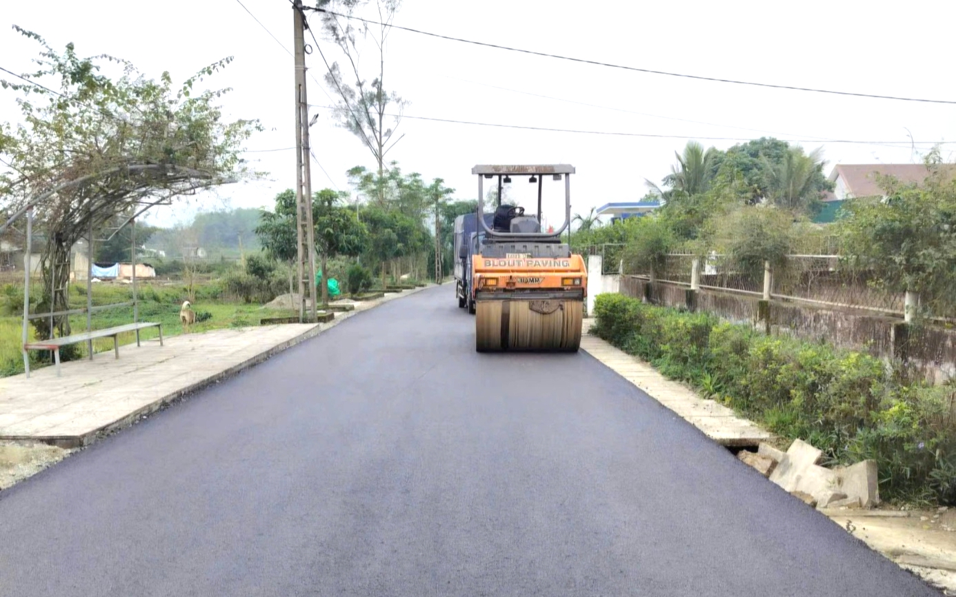 Nhiều tuyến đường giao th&ocirc;ng n&ocirc;ng th&ocirc;n ở H&agrave; Tĩnh được 'thay &aacute;o mới&rdquo;