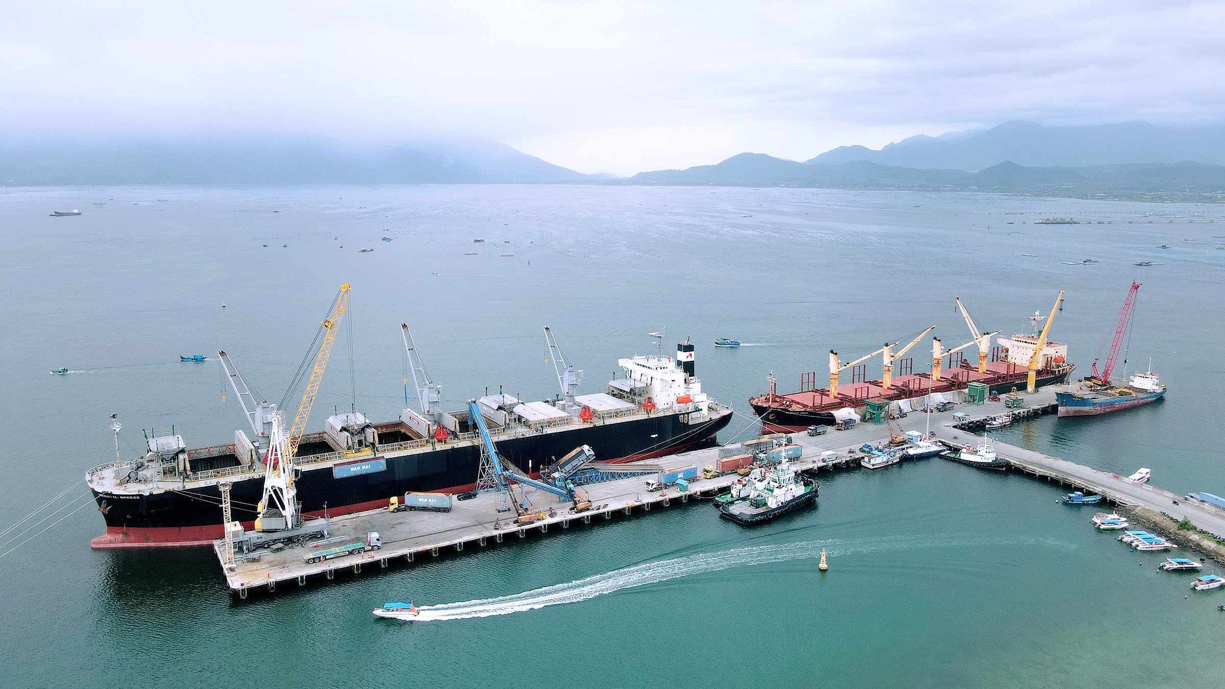 Chuyển đổi số dẫn dắt Khánh Hòa đột phá kinh tế biển- Ảnh 3. Chuyển đổi số dẫn dắt Khánh Hòa đột phá kinh tế biển- Ảnh 3.