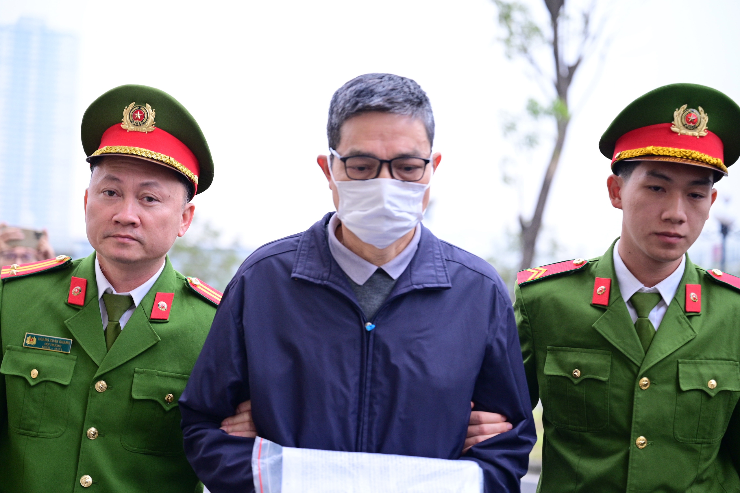 Hai cựu cục trưởng An to&agrave;n thực phẩm nhận hối lộ bị đề nghị mức &aacute;n n&agrave;o?- Ảnh 1.