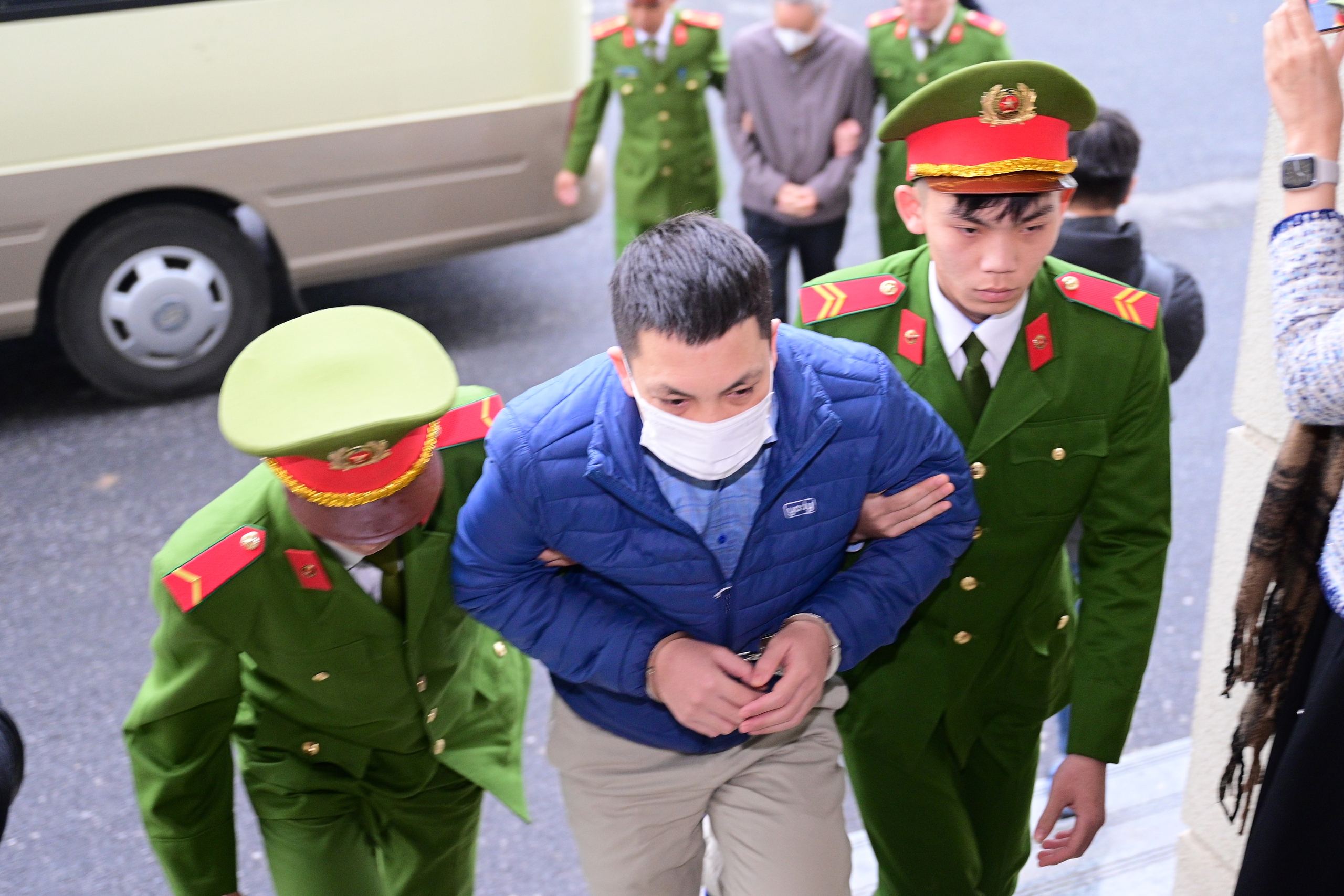 Hai cựu Cục trưởng Cục An to&agrave;n thực phẩm hầu t&ograve;a v&igrave; nhận hối lộ- Ảnh 7.