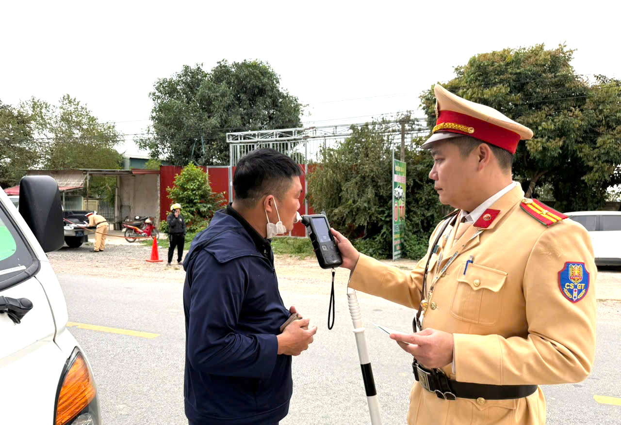 Thanh H&oacute;a: Tiếp tục n&acirc;ng cao vai tr&ograve;, tr&aacute;ch nhiệm trong c&ocirc;ng t&aacute;c bảo đảm trật tự ATGT- Ảnh 5.