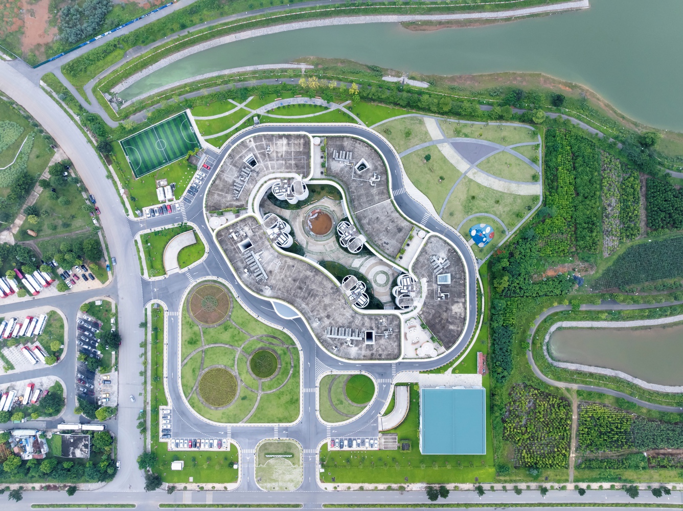 Dự &aacute;n &ldquo;l&agrave;ng V&ocirc; cực&rdquo; xanh như thế n&agrave;o?- Ảnh 2.