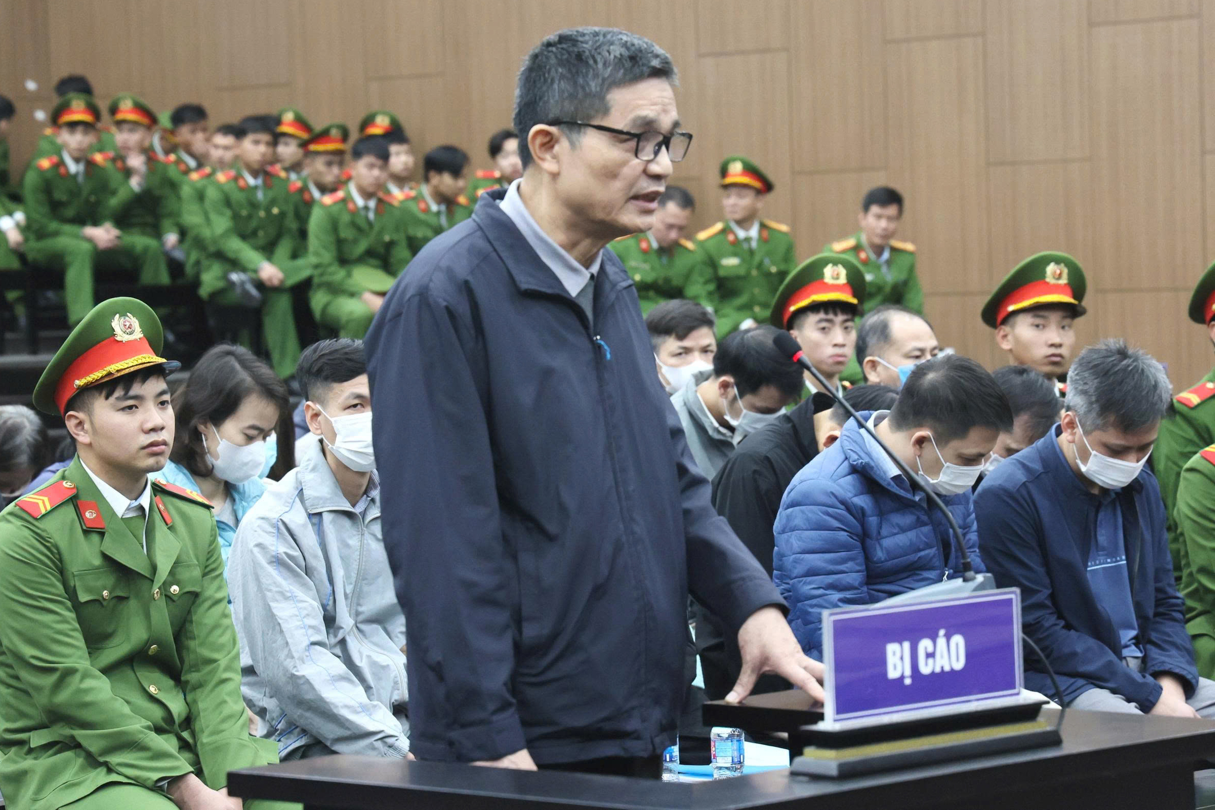 Lời khai của hai cựu Cục trưởng Cục An to&agrave;n thực phẩm vụ hối lộ 107 tỷ đồng- Ảnh 2.