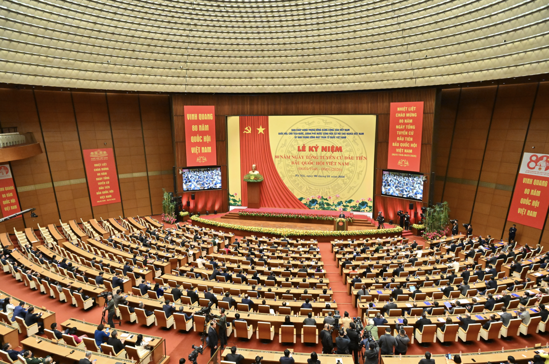 Trong hoàn cảnh nào, Quốc hội đều xứng đáng là cơ quan đại biểu cao nhất của nhân dân- Ảnh 5. Trong hoàn cảnh nào, Quốc hội đều xứng đáng là cơ quan đại biểu cao nhất của nhân dân- Ảnh 5.