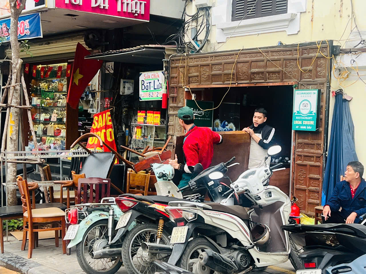 H&agrave; Nội: Người d&acirc;n hối hả di dời, b&agrave;n giao mặt bằng l&agrave;m quảng trường ph&iacute;a Đ&ocirc;ng hồ Ho&agrave;n Kiếm- Ảnh 3.