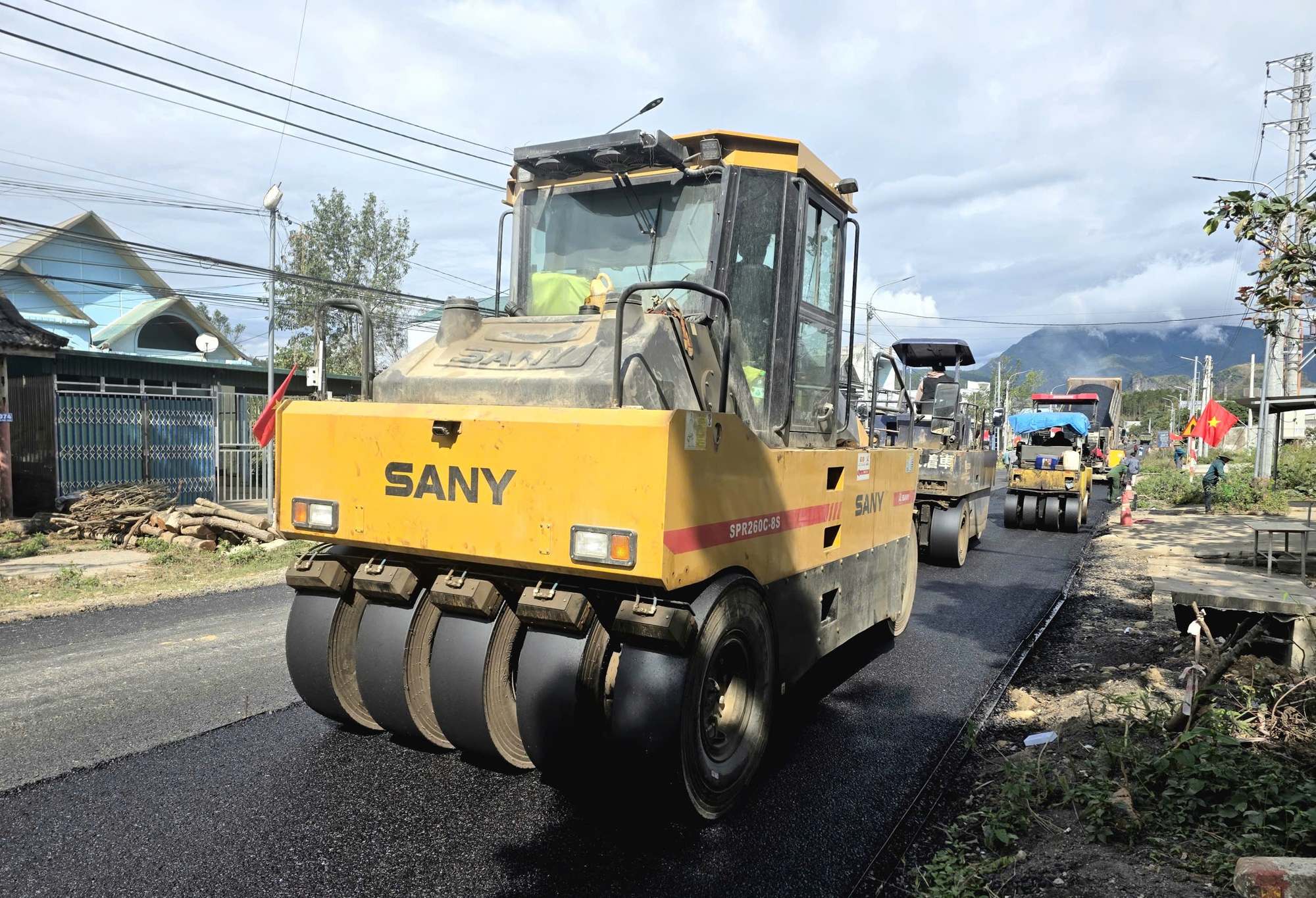 Lai Ch&acirc;u tăng tốc sửa chữa quốc lộ 32, bảo đảm giao th&ocirc;ng dịp Tết Nguy&ecirc;n đ&aacute;n- Ảnh 3.
