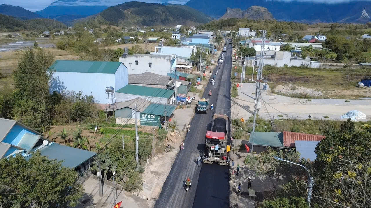 Lai Ch&acirc;u tăng tốc sửa chữa quốc lộ 32, bảo đảm giao th&ocirc;ng dịp Tết Nguy&ecirc;n đ&aacute;n- Ảnh 12.