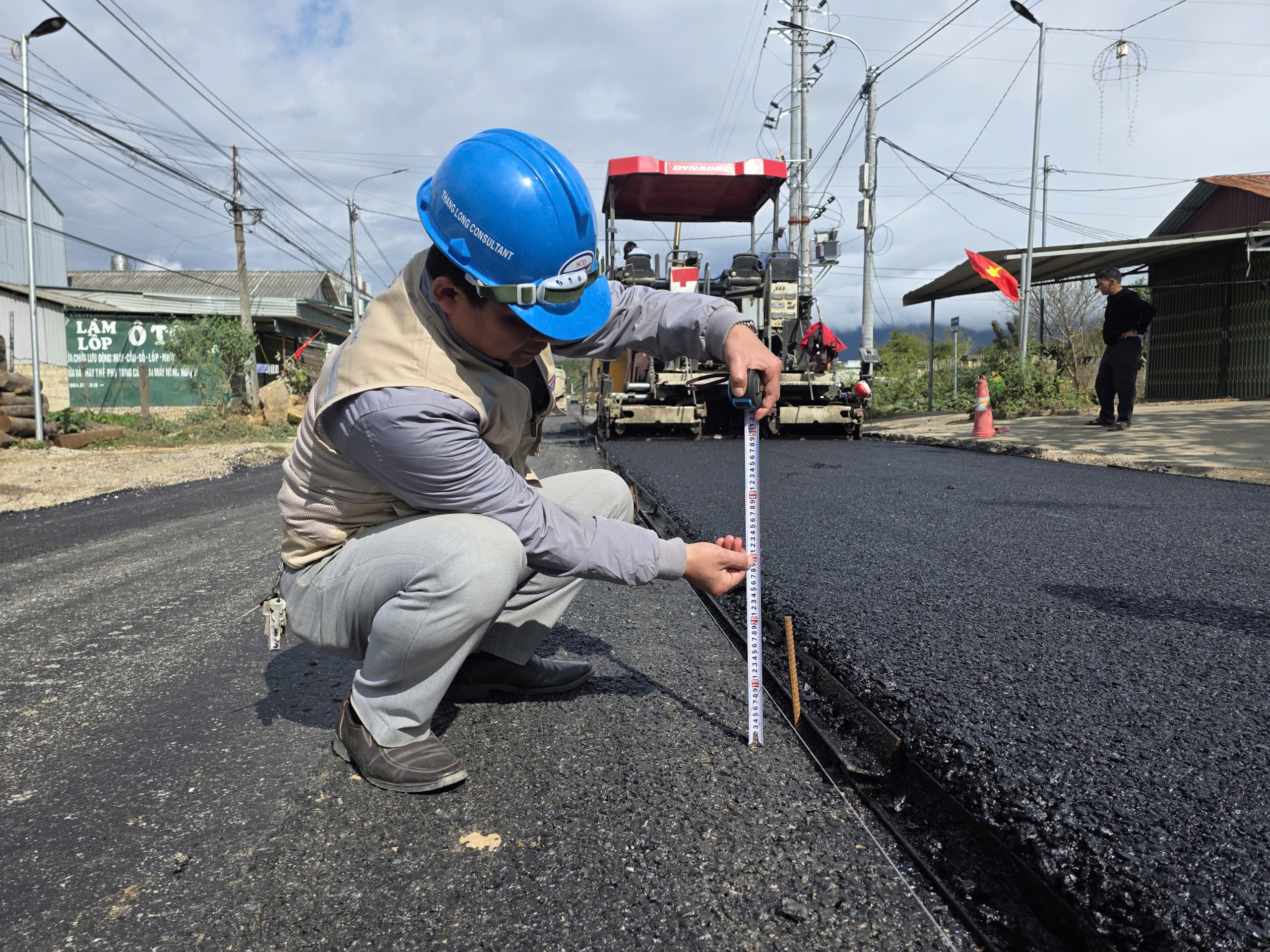 Lai Ch&acirc;u tăng tốc sửa chữa quốc lộ 32, bảo đảm giao th&ocirc;ng dịp Tết Nguy&ecirc;n đ&aacute;n- Ảnh 5.