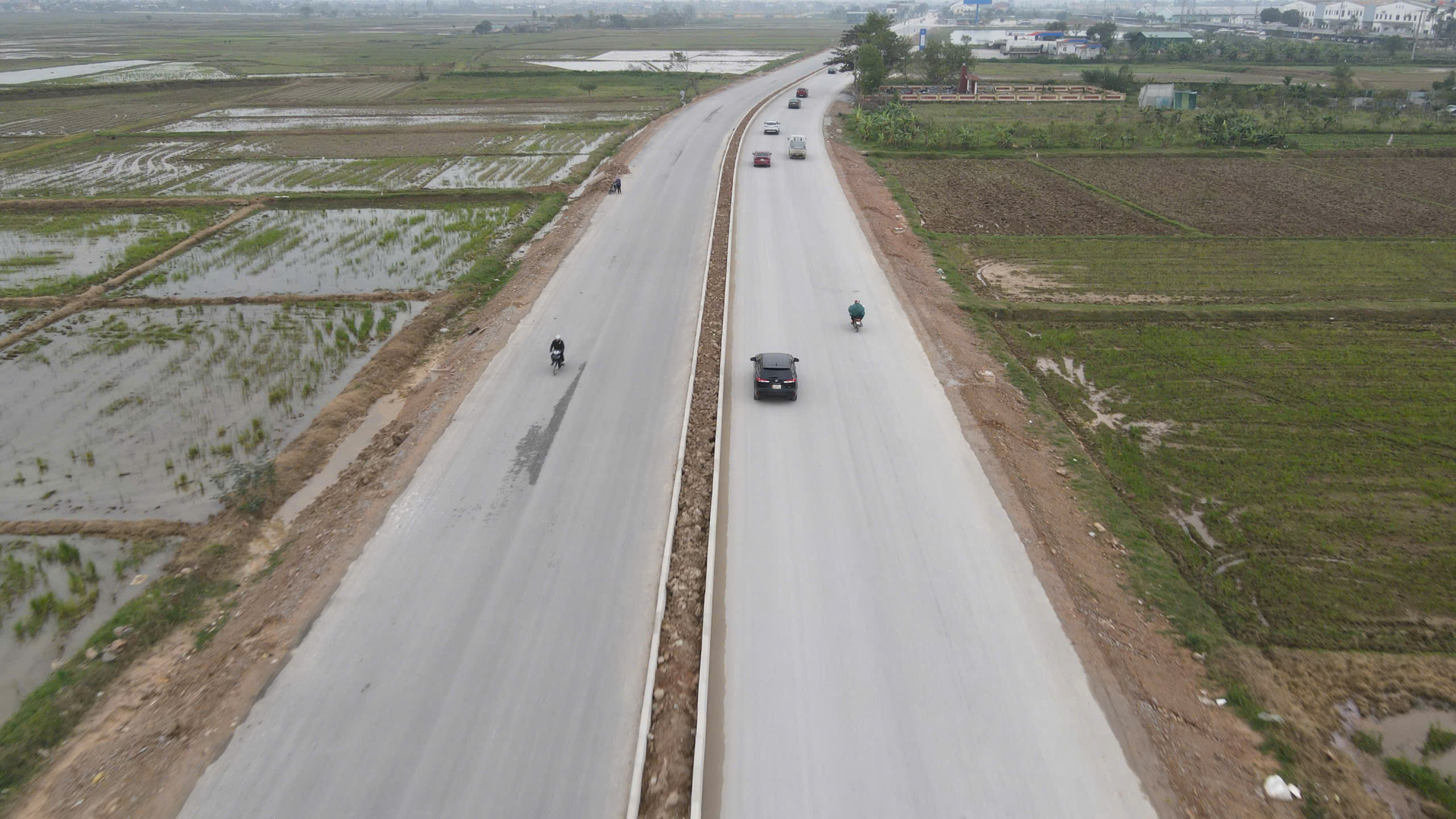 Dự &aacute;n mở rộng QL46 Vinh - Nam Đ&agrave;n: Tăng tốc thi c&ocirc;ng, nỗ lực ho&agrave;n th&agrave;nh trong th&aacute;ng 7/2026- Ảnh 1.