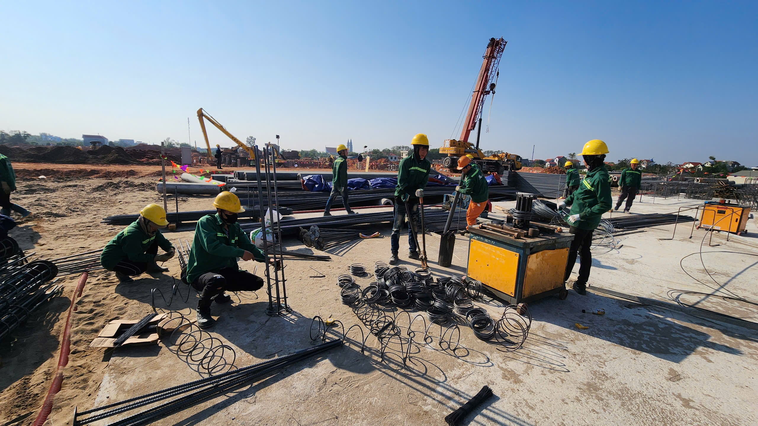 H&agrave;ng ngh&igrave;n c&ocirc;ng nh&acirc;n, m&aacute;y m&oacute;c miệt m&agrave;i &ldquo;chạy đua&rdquo; tiến độ dự &aacute;n s&acirc;n bay Gia B&igrave;nh- Ảnh 8.