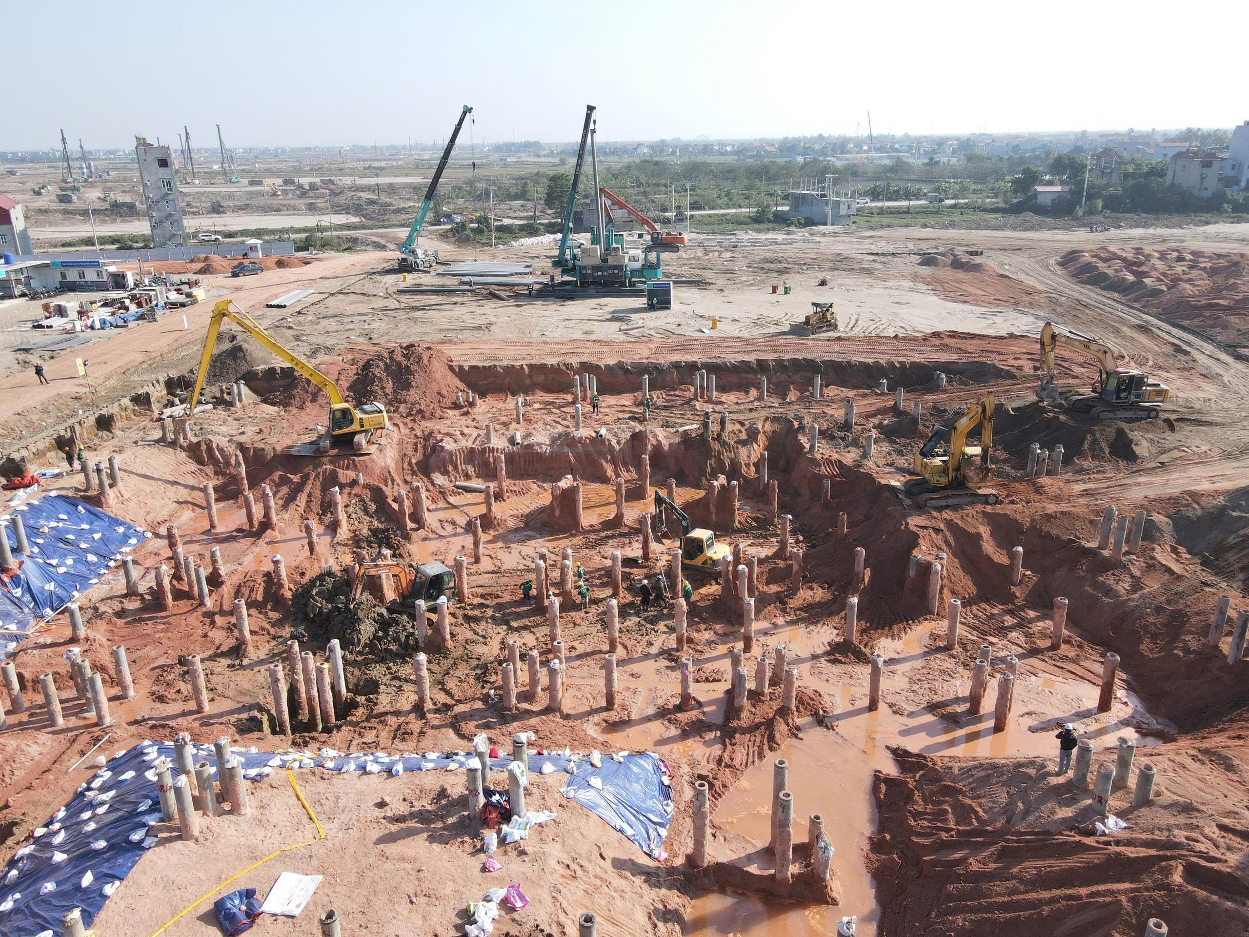 H&agrave;ng ngh&igrave;n c&ocirc;ng nh&acirc;n, m&aacute;y m&oacute;c miệt m&agrave;i &ldquo;chạy đua&rdquo; tiến độ dự &aacute;n s&acirc;n bay Gia B&igrave;nh- Ảnh 7.