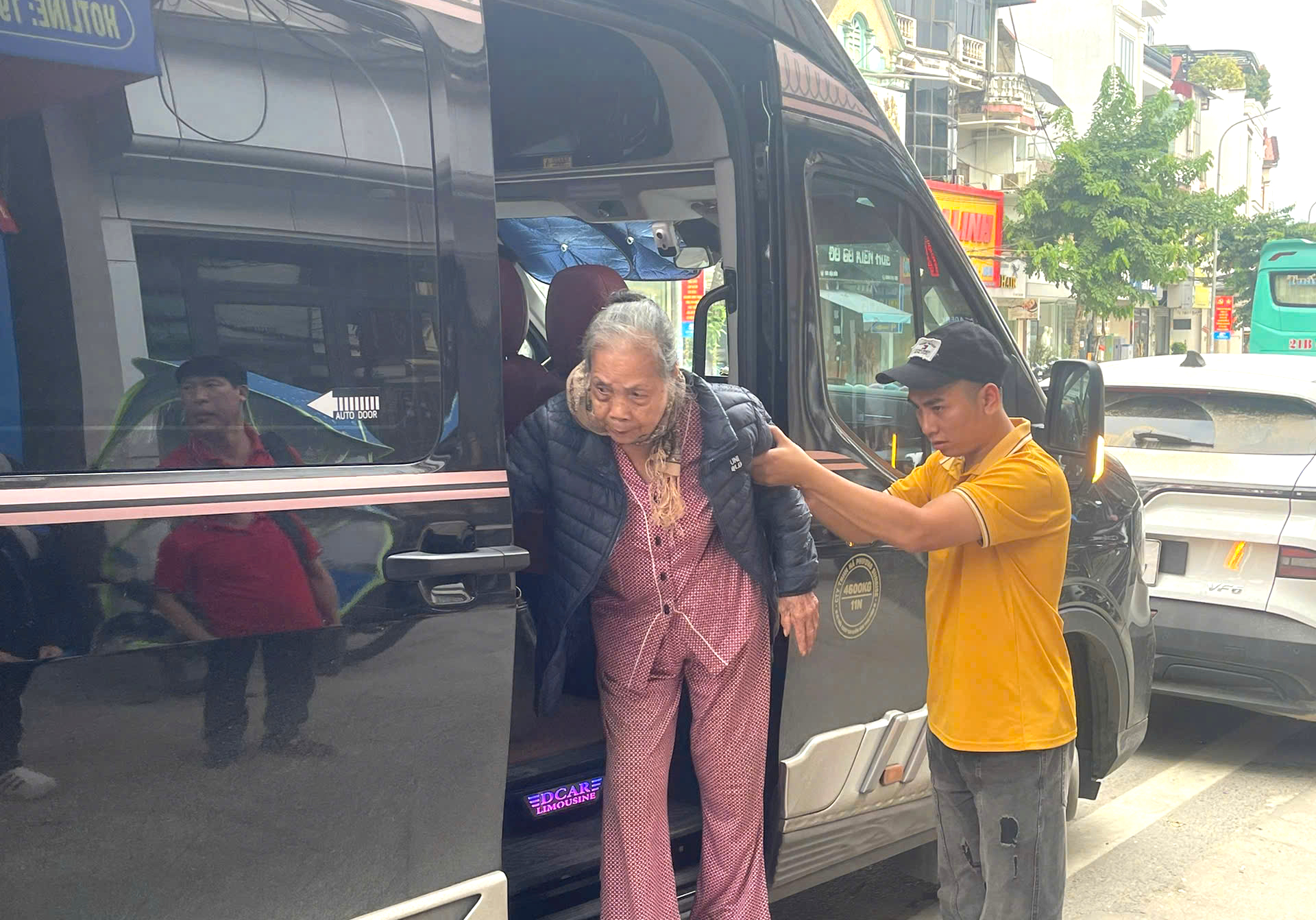 H&agrave; Phương Sunrise v&agrave; h&agrave;nh tr&igrave;nh phục vụ bằng sự tận t&acirc;m- Ảnh 4.