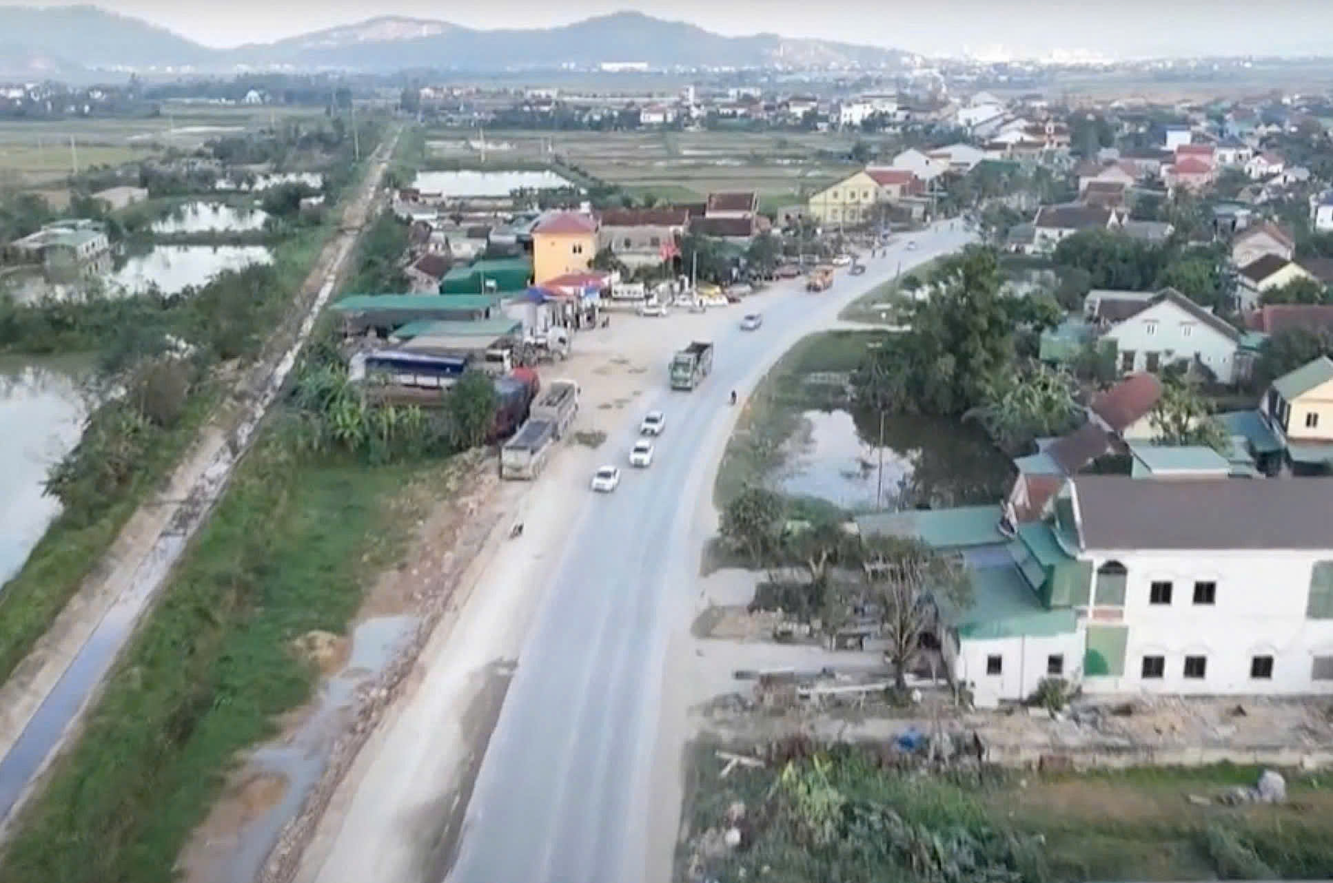 Nghệ An: Th&aacute;o gỡ vướng mắc, đẩy nhanh tiến độ c&aacute;c c&ocirc;ng tr&igrave;nh giao th&ocirc;ng trọng điểm- Ảnh 2.