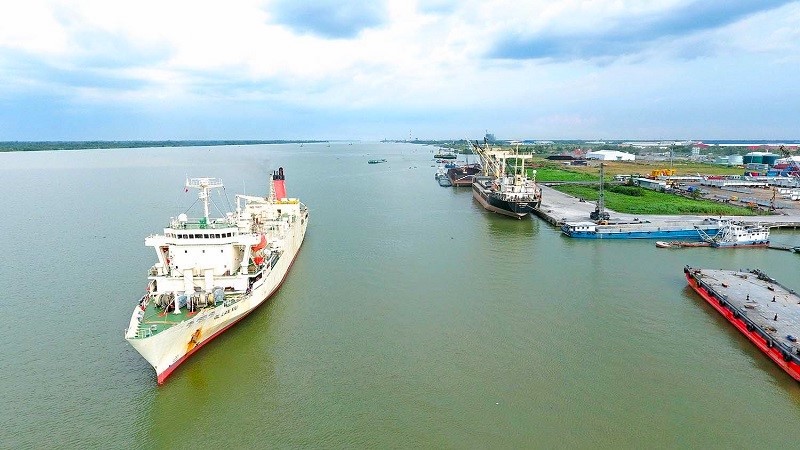 Định An l&agrave; KKT tổng hợp đa ng&agrave;nh, đa lĩnh vực, bao gồm c&ocirc;ng nghiệp - thương mại - dịch vụ - du lịch - đ&ocirc; thị ven biển v&agrave; n&ocirc;ng - l&acirc;m - ngư nghiệp gắn ph&aacute;t triển năng lượng t&aacute;i tạo v&agrave; kinh tế biển.