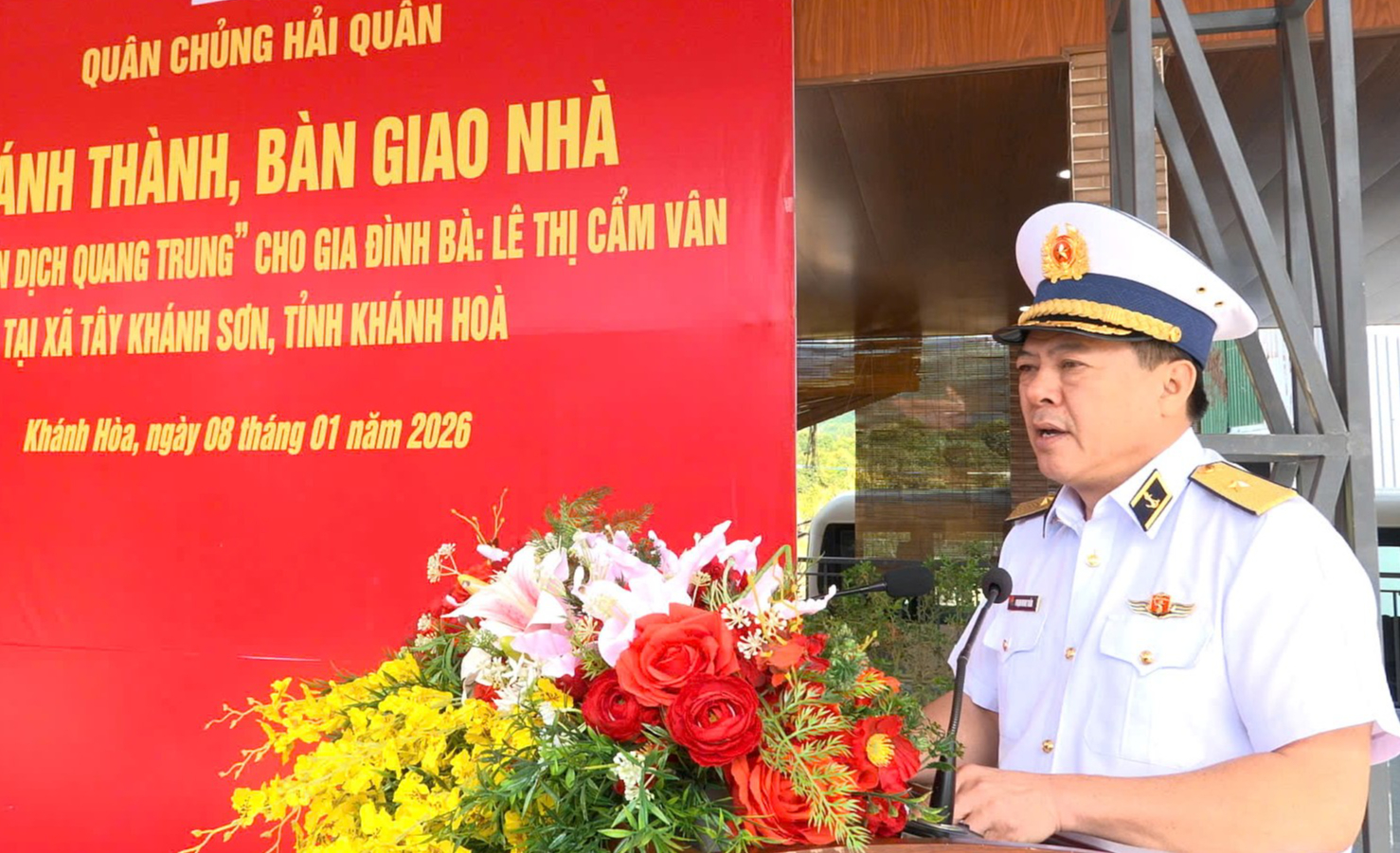 Qu&acirc;n chủng Hải qu&acirc;n kh&aacute;nh th&agrave;nh, b&agrave;n giao nh&agrave; cho người d&acirc;n bị thiệt hại do mưa lũ- Ảnh 1.