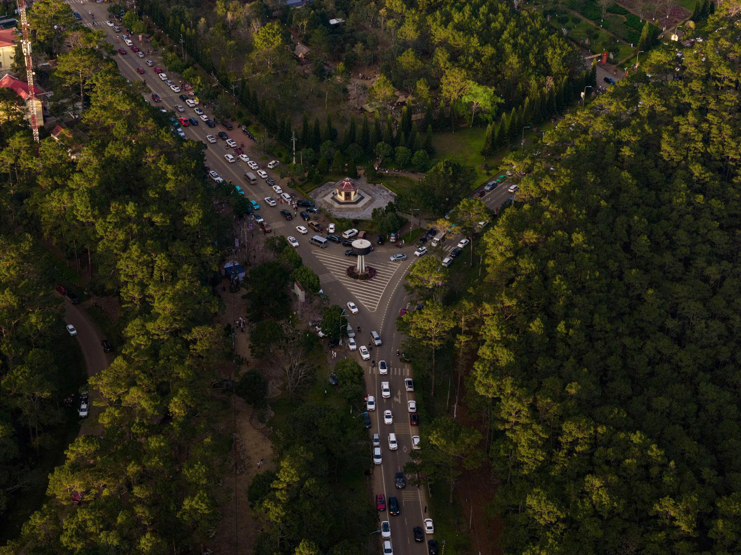 Quảng Ngãi: Hỗ trợ nhà đầu tư giải phóng mặt bằng dự án khu đô thị hơn 6.600 tỷ đồng- Ảnh 2.