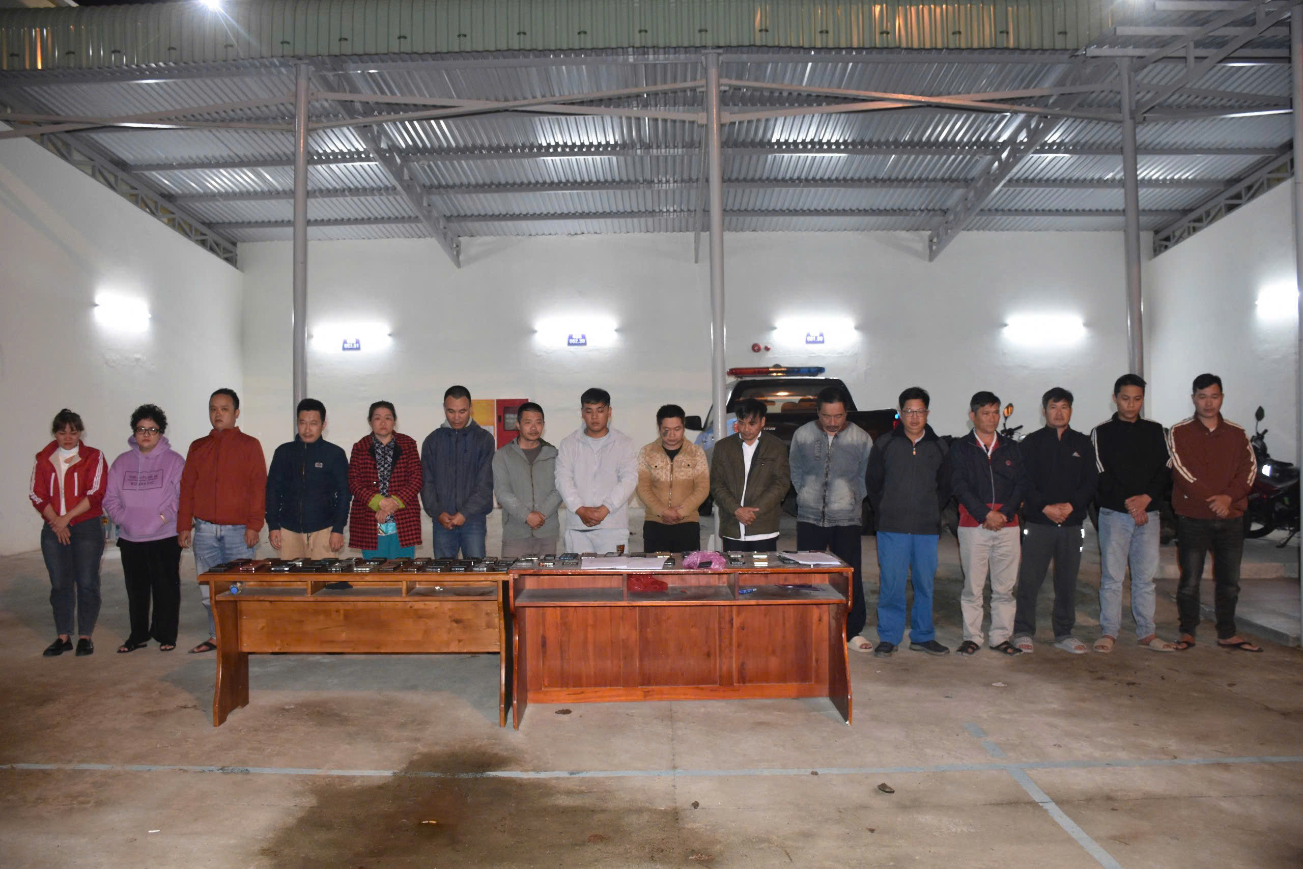 C&ocirc;ng an Đ&agrave; Nẵng ph&aacute; đường d&acirc;y đ&aacute;nh bạc dưới h&igrave;nh thức số đề hơn 10 tỷ đồng- Ảnh 1.