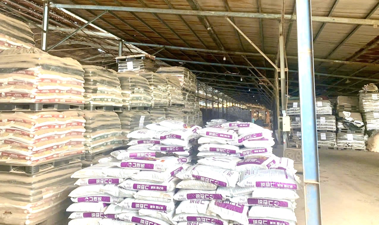Đắk Lắk: Bắt 7 bị can trong đường dây sản xuất, buôn bán phân bón giả- Ảnh 3.
