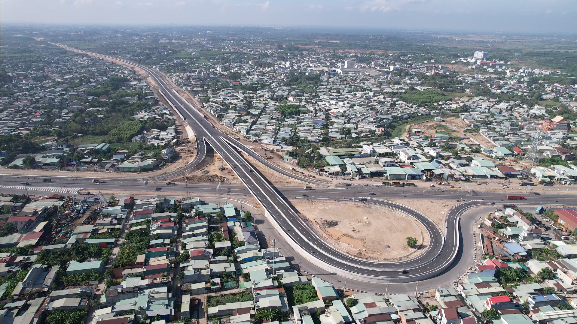 Cận cảnh khắc phục lún, nứt trên cao tốc Biên Hòa - Vũng Tàu- Ảnh 16.