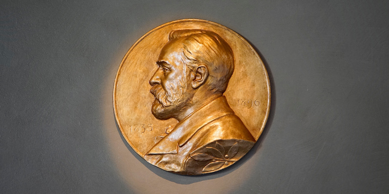 V&igrave; sao Murakami, T&agrave;n Tuyết kh&oacute; gi&agrave;nh Nobel Văn học 2026 d&ugrave; đứng đầu bảng dự đo&aacute;n?- Ảnh 1.