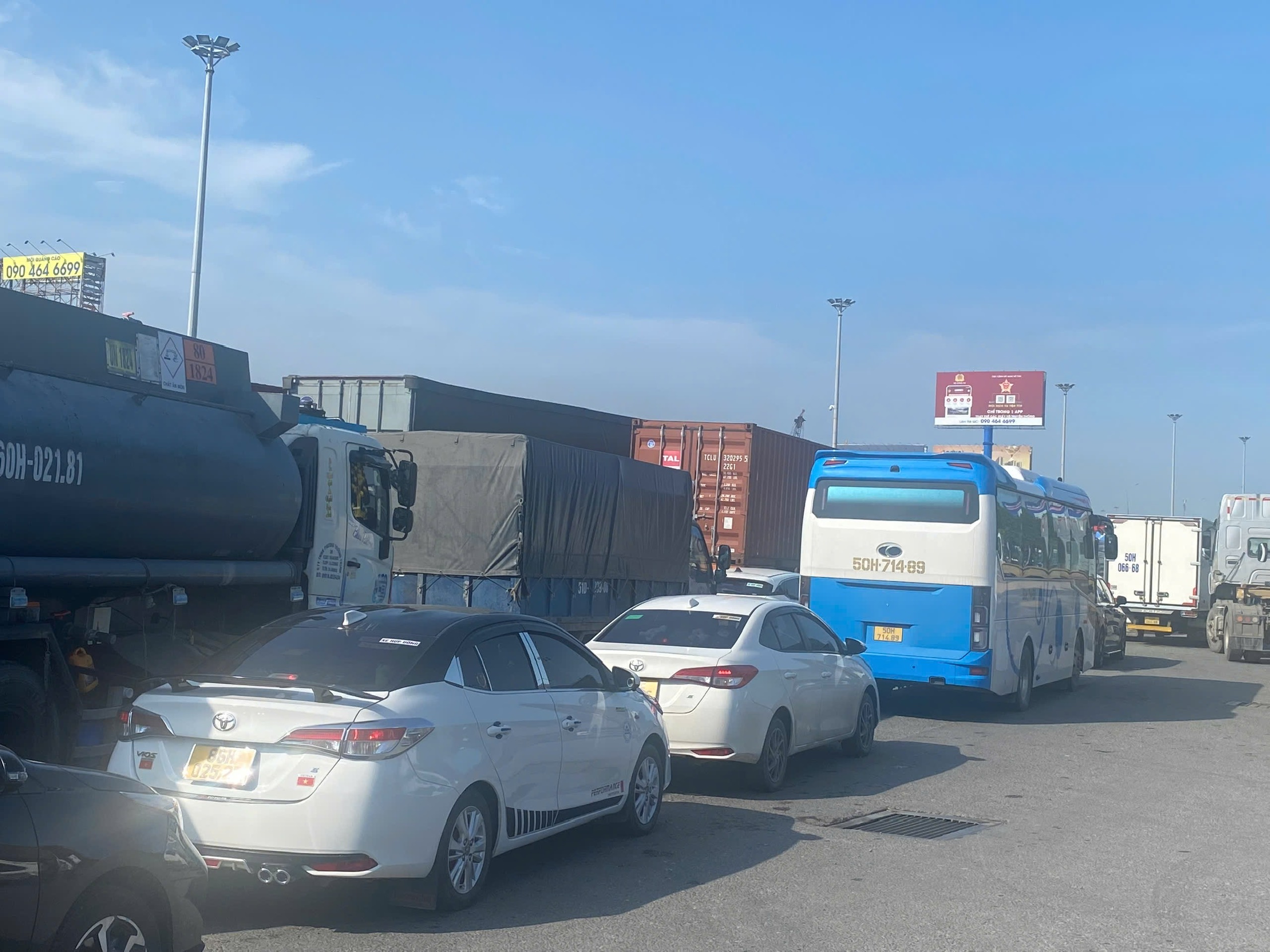 Nhiều tuyến đường ở Đồng Nai &ugrave;n tắc suốt buổi s&aacute;ng, QL51 kẹt hơn 6km- Ảnh 3.