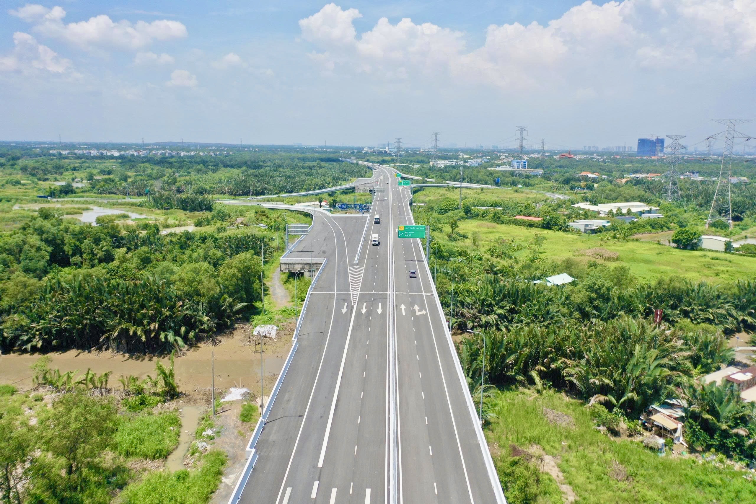 T&agrave;i xế cần lưu &yacute; g&igrave; khi đi to&agrave;n tuyến cao tốc Bến Lức - Long Th&agrave;nh? - Ảnh 1.