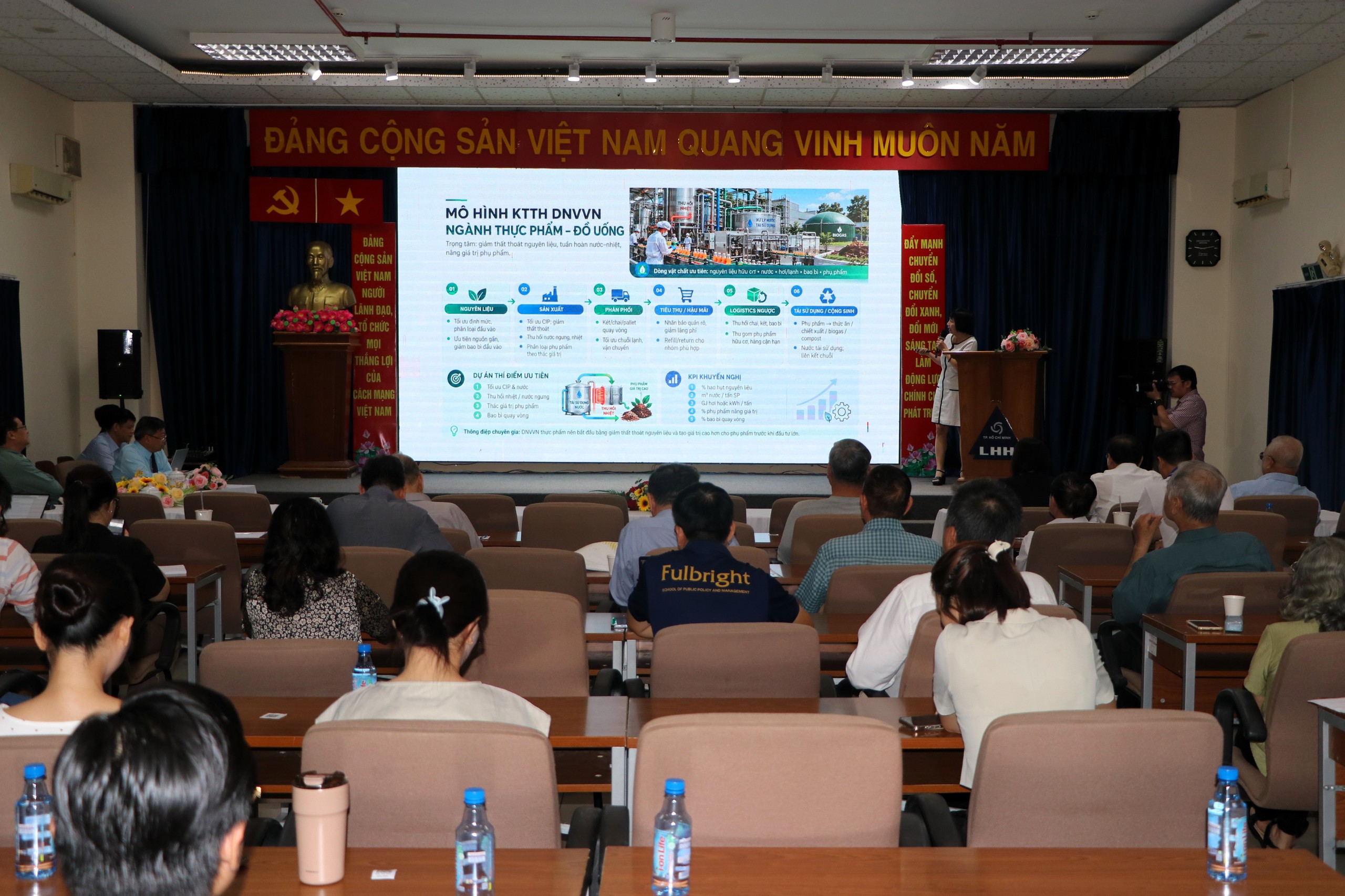 Khu c&ocirc;ng nghiệp tuần ho&agrave;n: Gỡ n&uacute;t thắt từ d&ograve;ng nước, dữ liệu đến vốn xanh- Ảnh 2.