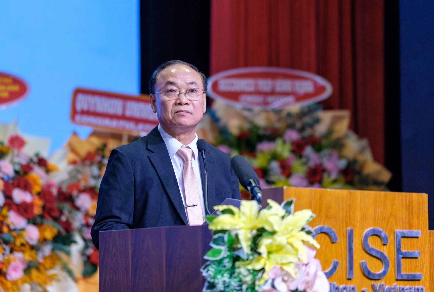 Ph&oacute; Thủ tướng Hồ Quốc Dũng: Chuyển đổi xanh phải tạo động lực mới cho ph&aacute;t triển- Ảnh 4.
