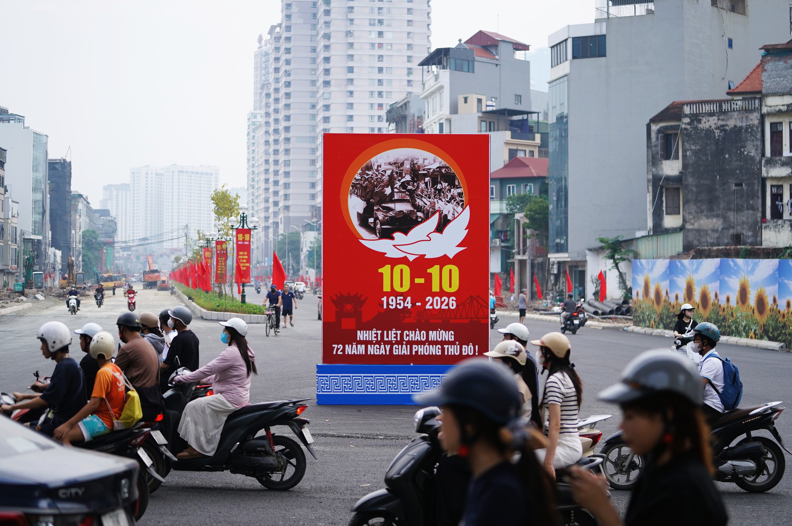 H&agrave; Nội: Ng&agrave;y đầu th&ocirc;ng xe kỹ thuật 4 đoạn V&agrave;nh đai 2,5- Ảnh 2.