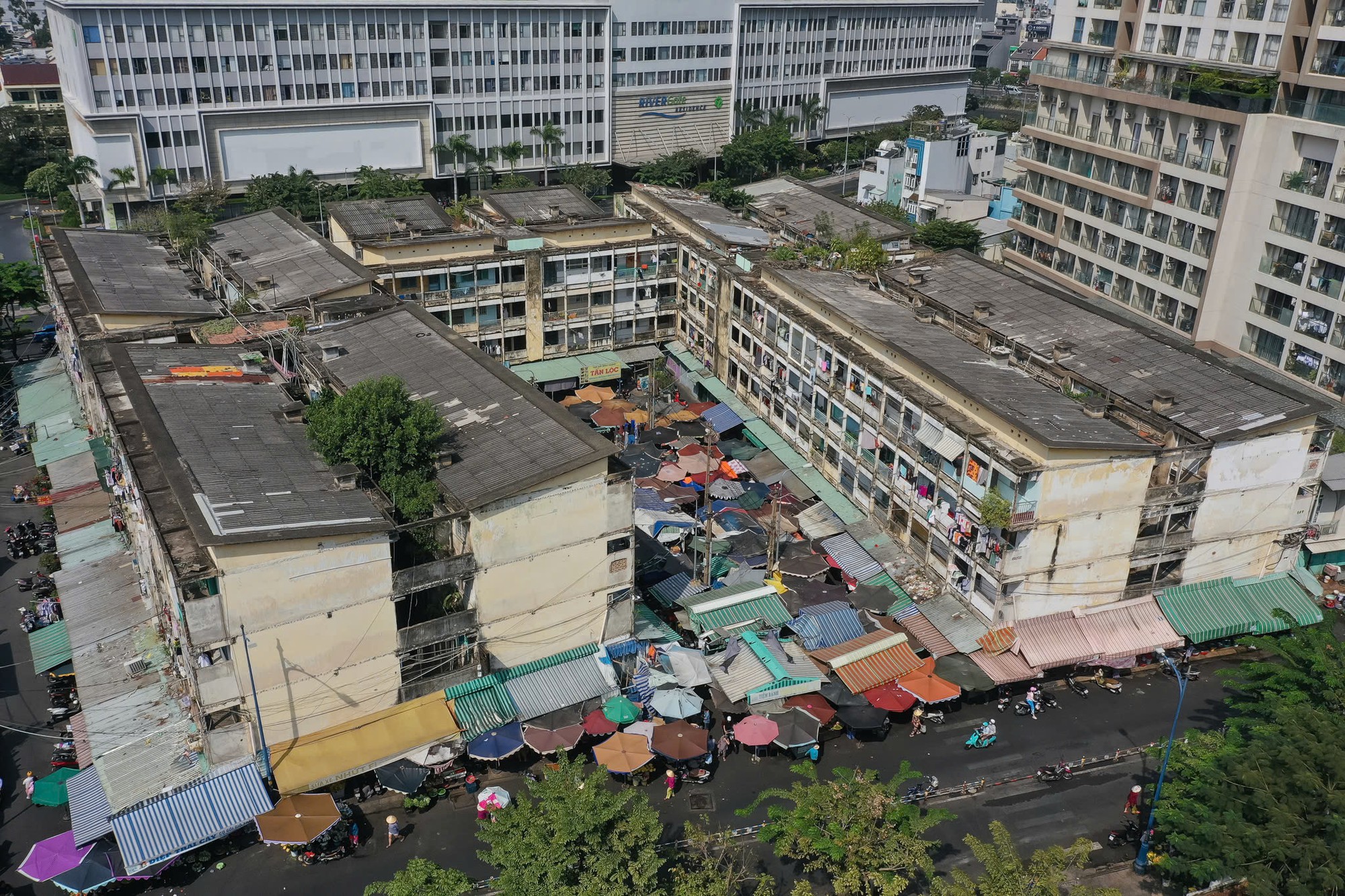 TP.HCM đề xuất loạt cơ chế cải tạo chung cư cũ, tái thiết đô thị- Ảnh 1.