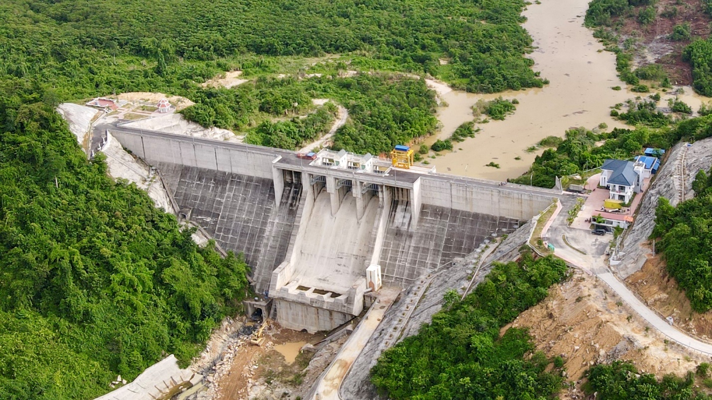Kh&aacute;nh H&ograve;a: Từ b&agrave;i học lũ lịch sử đến bước ngoặt trong ph&ograve;ng, chống thi&ecirc;n tai- Ảnh 1.
