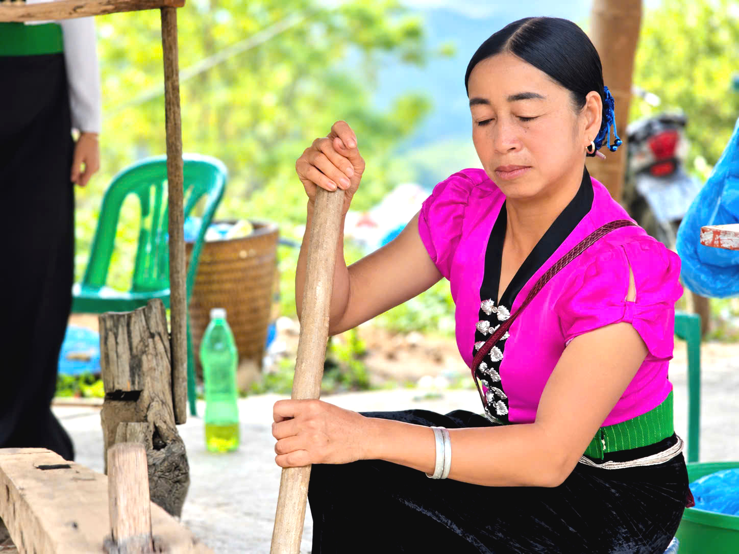 Về Tú Lệ, xem người Thái giữ nghề làm cốm truyền thống, lưu hương vị núi rừng- Ảnh 7.