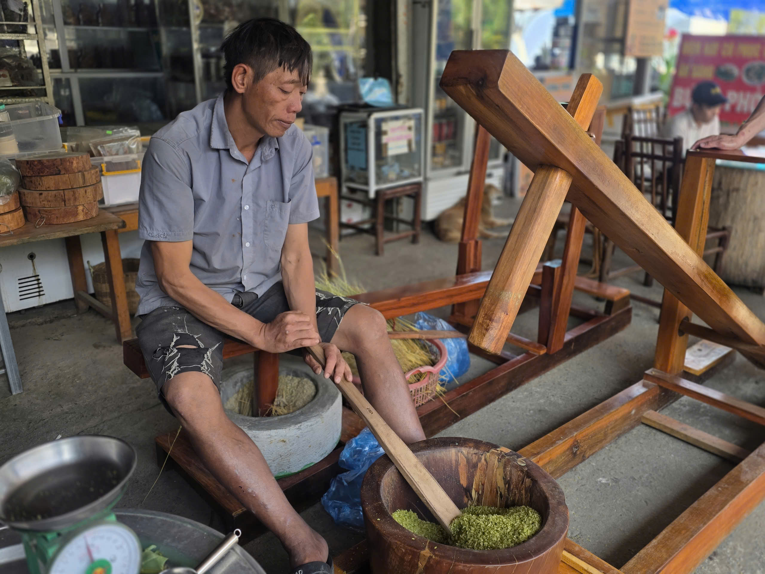 Về Tú Lệ, xem người Thái giữ nghề làm cốm truyền thống, lưu hương vị núi rừng- Ảnh 17.