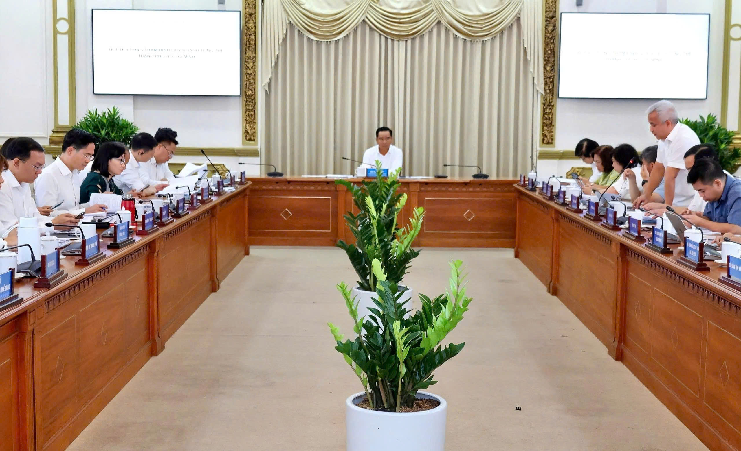 TP.HCM định h&igrave;nh si&ecirc;u đ&ocirc; thị đa cực, đa trung t&acirc;m với tầm nh&igrave;n 100 năm - Ảnh 1.