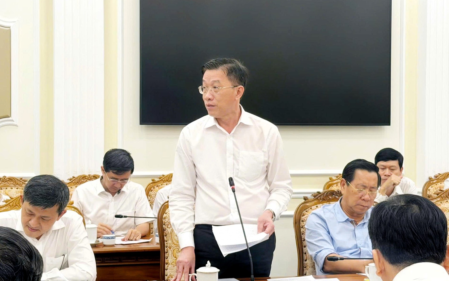 TP.HCM tăng tốc giải ngân đầu tư công, phấn đấu đạt 100% kế hoạch - Ảnh 2.