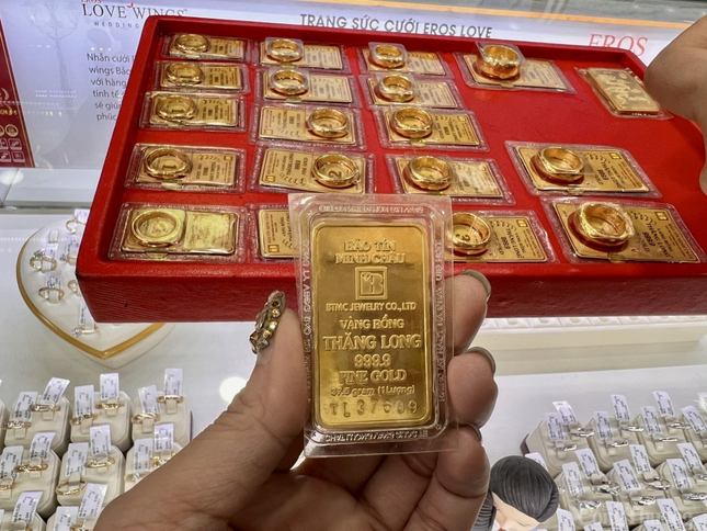 Gi&aacute; v&agrave;ng đột ngột đảo chiều- Ảnh 1.