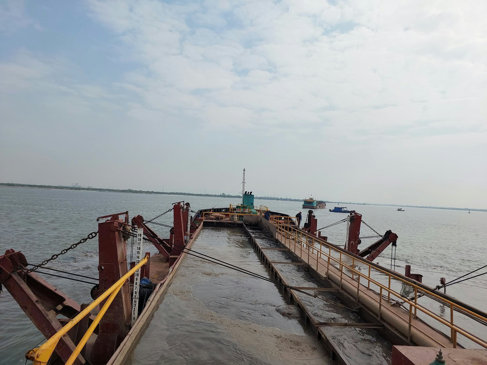 Đơn giản h&oacute;a thủ tục trong nạo v&eacute;t luồng h&agrave;ng hải, đường thuỷ, khơi th&ocirc;ng nguồn lực - Ảnh 1.