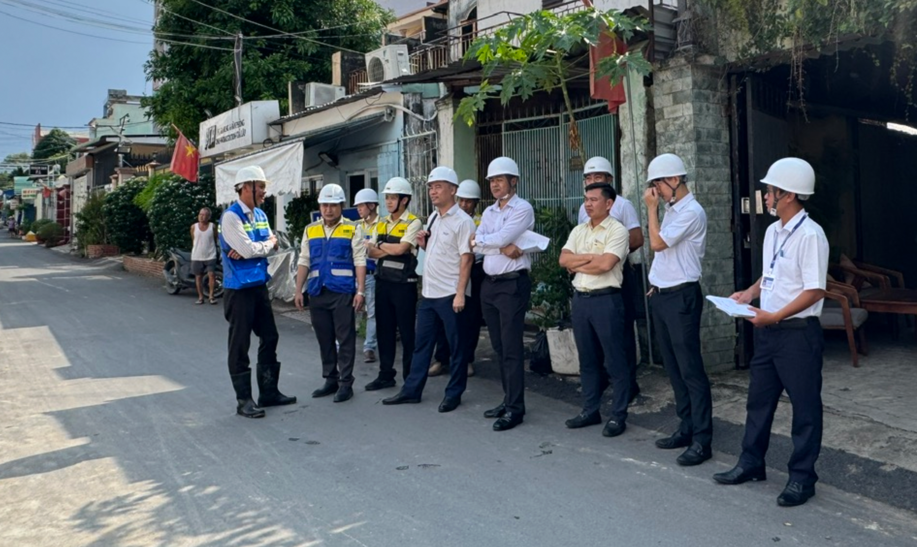 Vỡ tường r&agrave;o dự &aacute;n ở Đồng Nai: Bồi thường cho người d&acirc;n, ho&agrave;n th&agrave;nh khắc phục v&agrave;o 27/10 - Ảnh 2.