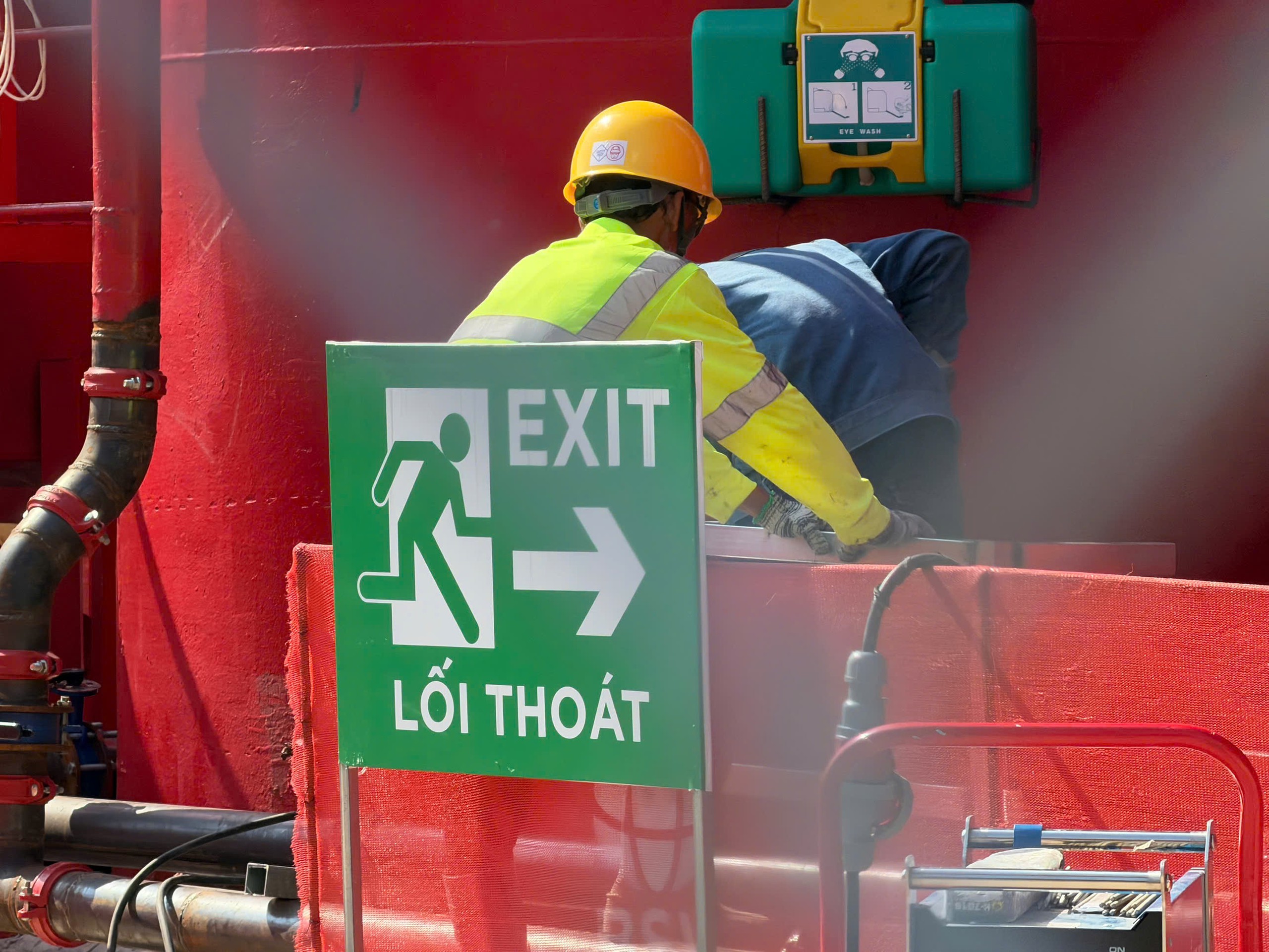 Metro số 2 TP.HCM: M&aacute;y m&oacute;c, c&ocirc;ng nh&acirc;n v&agrave;o guồng thi c&ocirc;ng nh&agrave; ga ngầm - Ảnh 10.