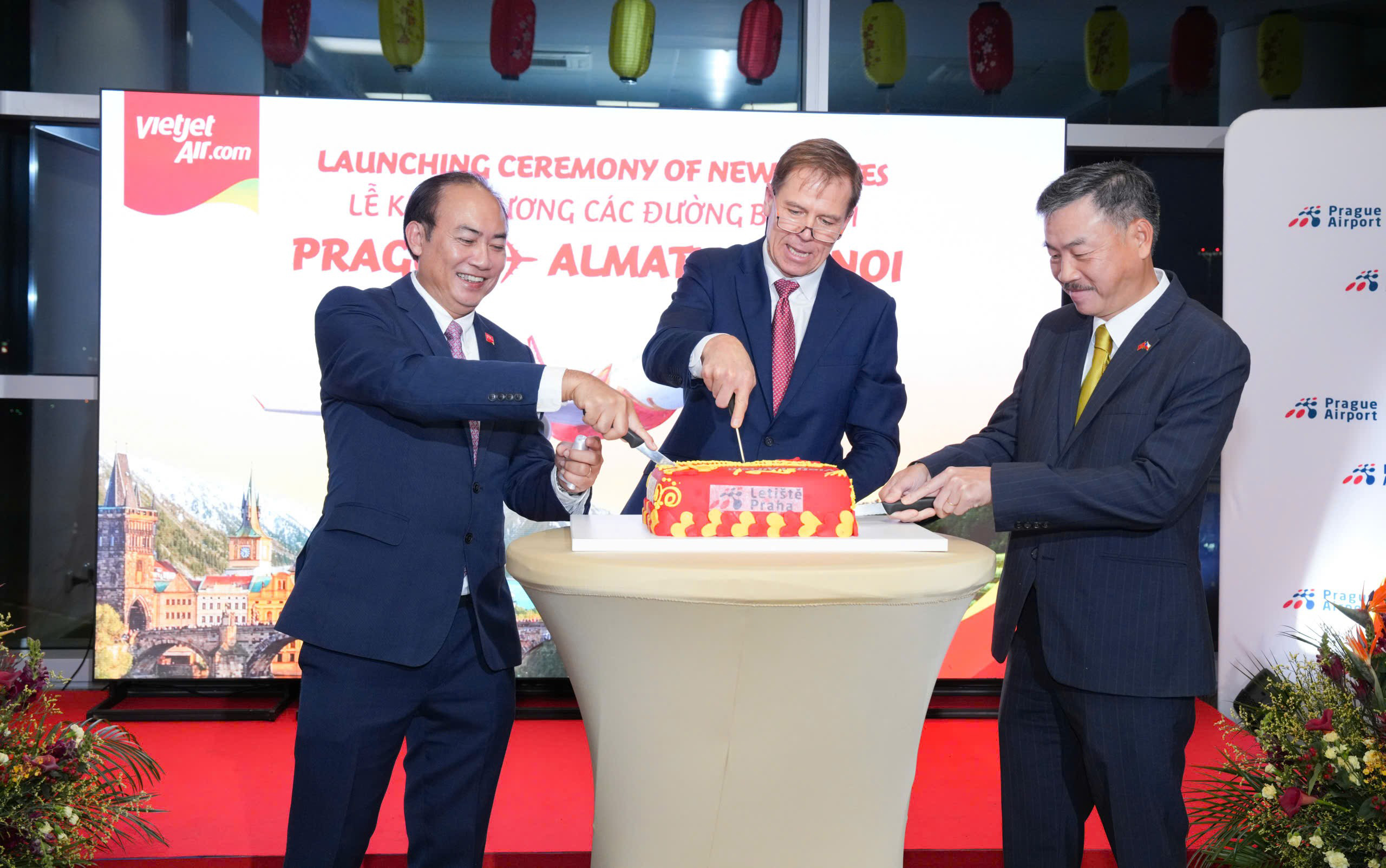 Khai trương đường bay đến Almaty, Praha, Vietjet mở thêm kết nối Việt Nam với thế giới - Ảnh 7.