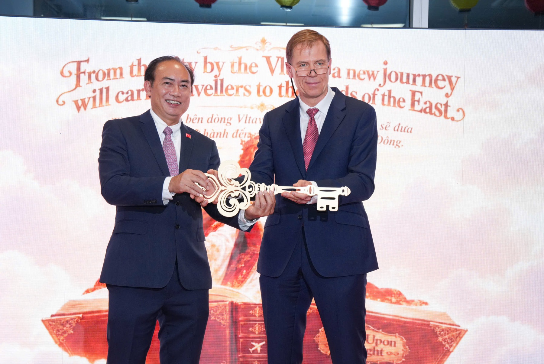 Khai trương đường bay đến Almaty, Praha, Vietjet mở thêm kết nối Việt Nam với thế giới - Ảnh 8.