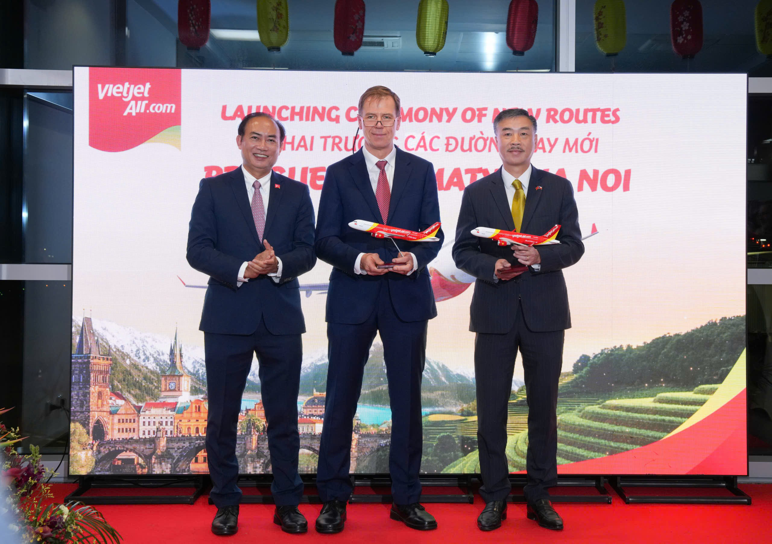 Khai trương đường bay đến Almaty, Praha, Vietjet mở thêm kết nối Việt Nam với thế giới - Ảnh 9.