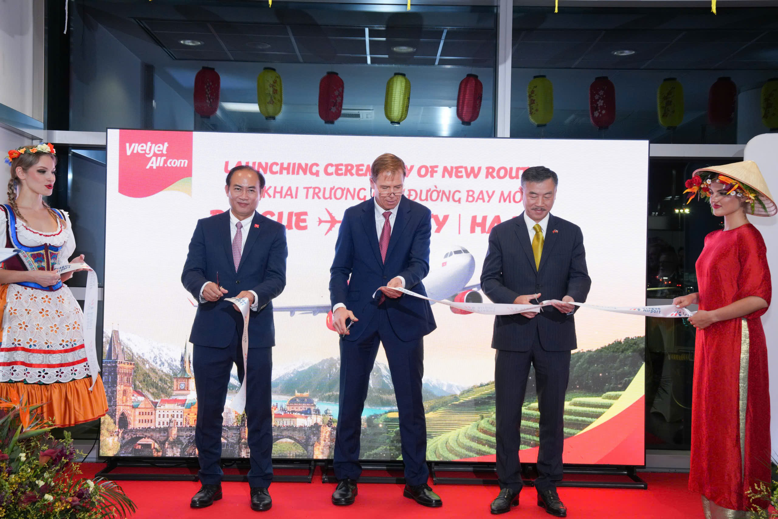 Khai trương đường bay đến Almaty, Praha, Vietjet mở thêm kết nối Việt Nam với thế giới - Ảnh 6.