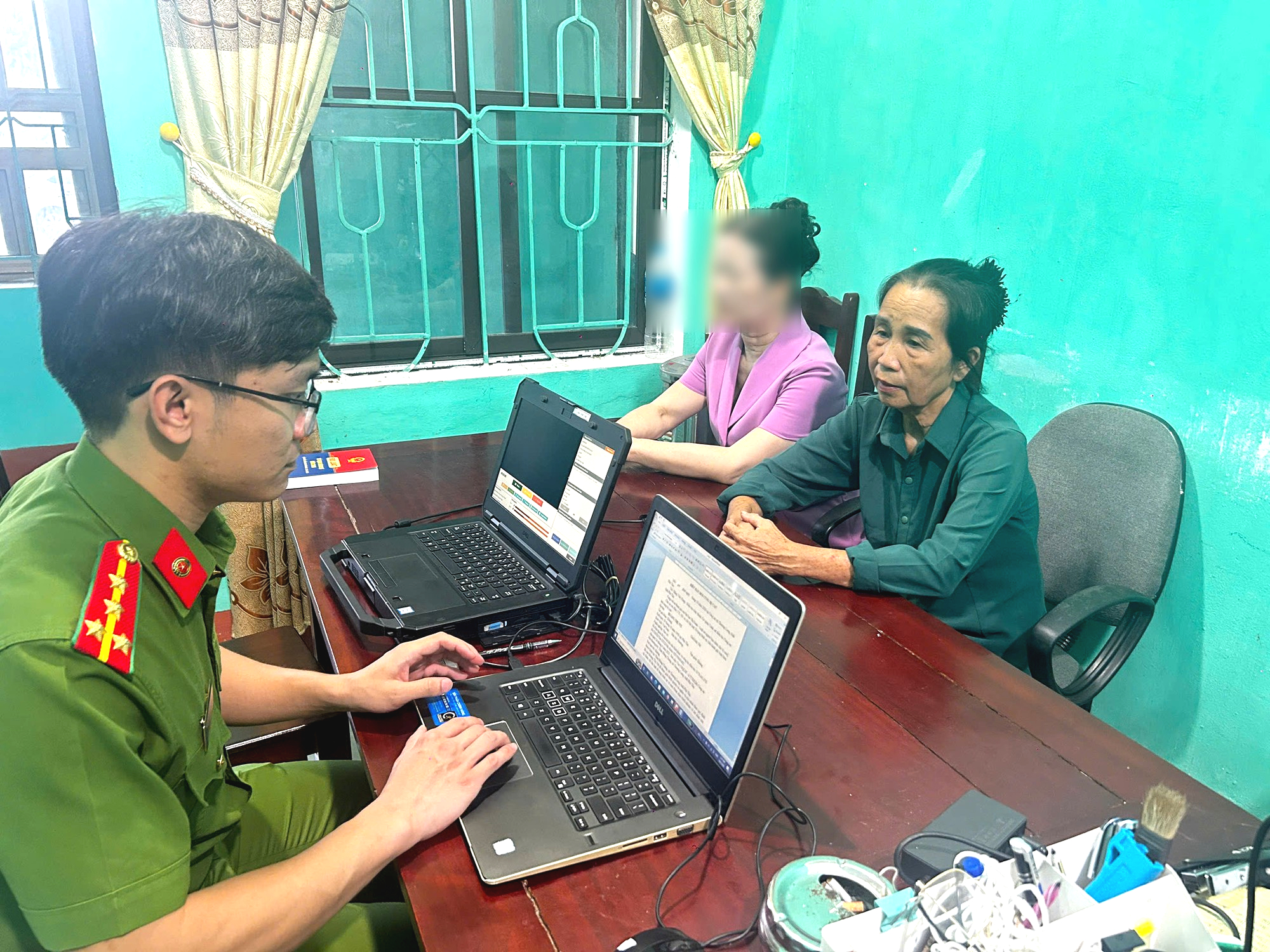 Ph&uacute; Thọ: Lừa đảo nhận tiền gửi hợp t&aacute;c x&atilde;, người phụ nữ 68 tuổi bị khởi tố- Ảnh 1.