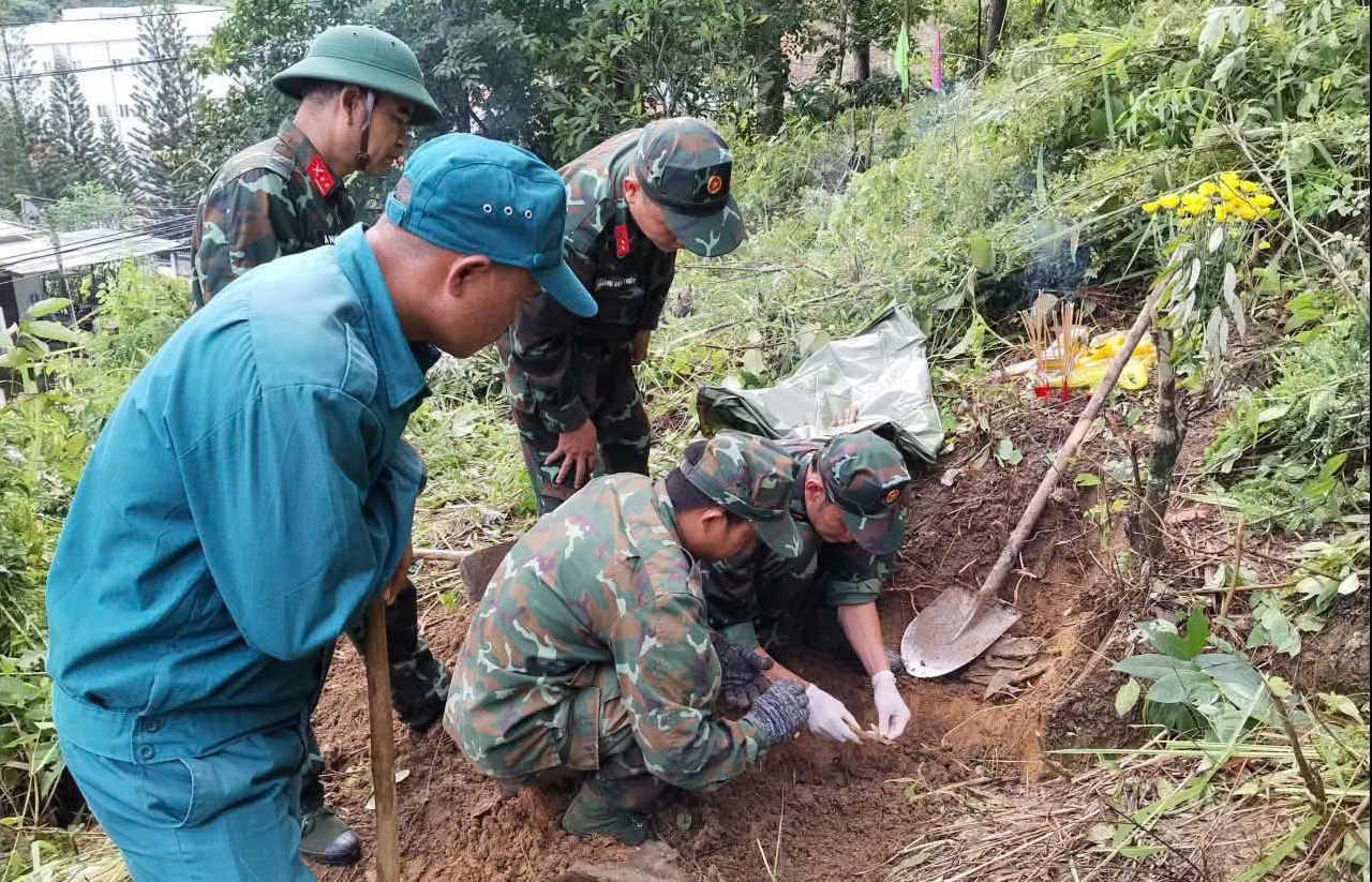 Quảng Ng&atilde;i chạy đua t&igrave;m kiếm, quy tập h&agrave;i cốt liệt sỹ- Ảnh 1.