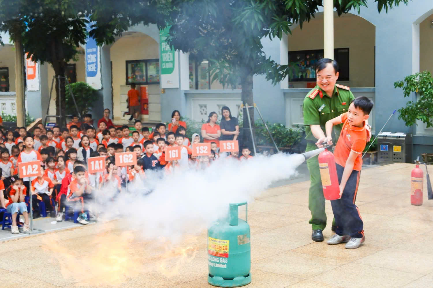 H&agrave; Nội: Trường học tăng cường gi&aacute;o dục, thực h&agrave;nh kỹ năng an to&agrave;n cho học sinh- Ảnh 9.