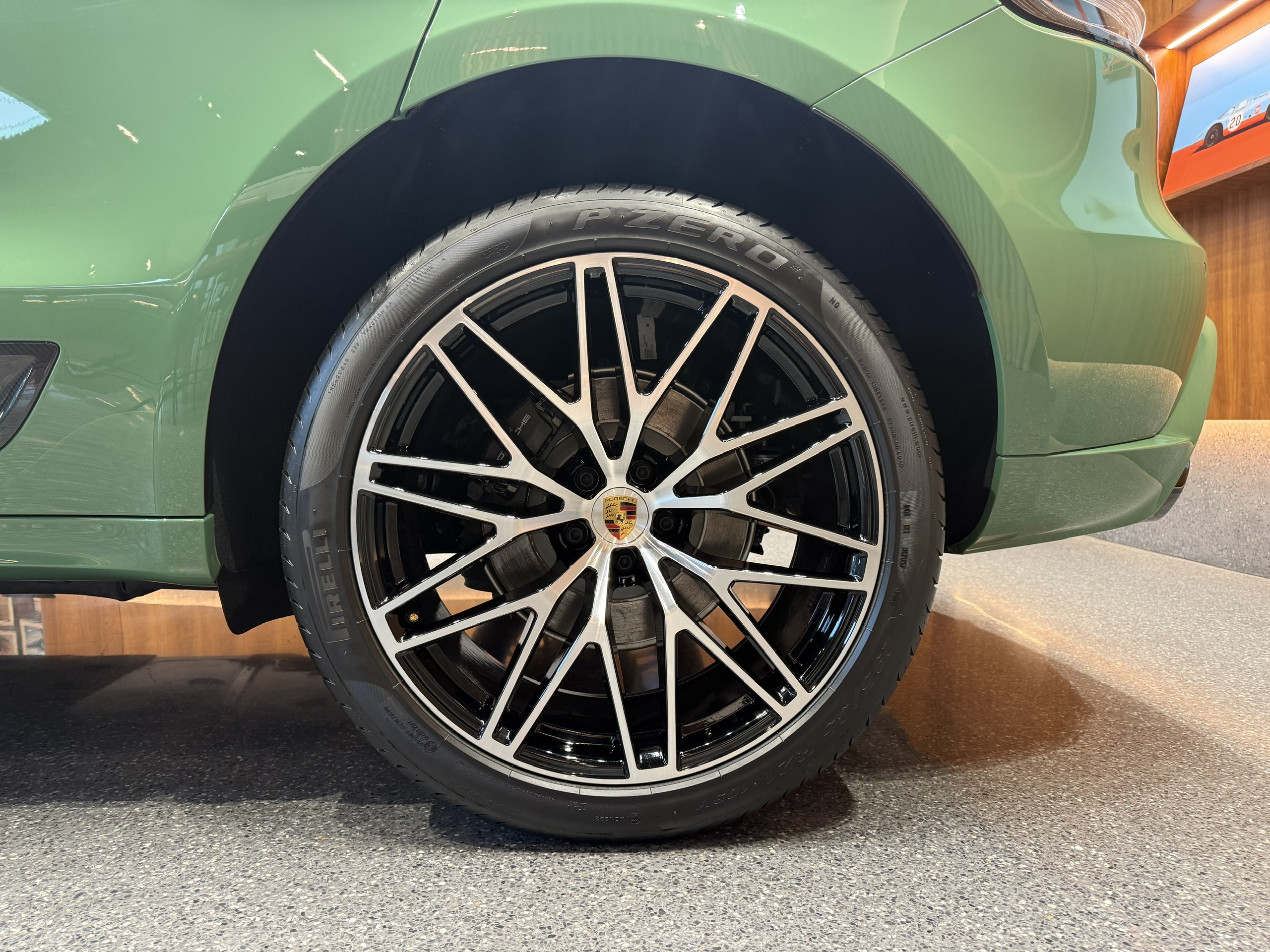 Cận cảnh hai chiếc Porsche Macan độc bản tại Hà Nội- Ảnh 7.